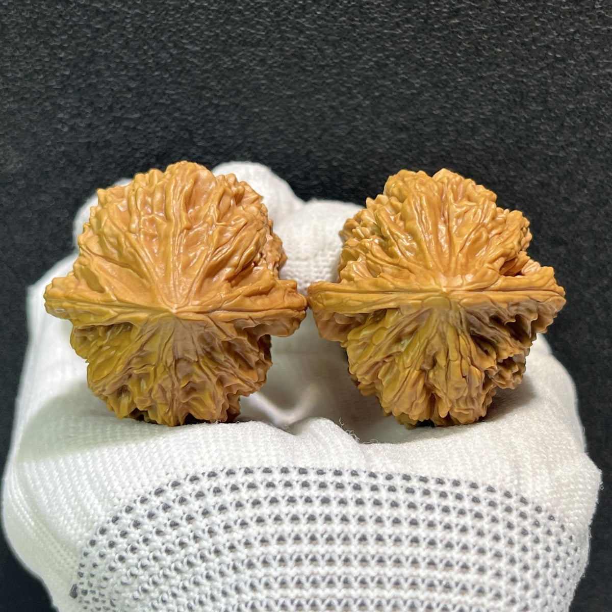 The "Beijing Chicken Heart" (Beijing Ji Xin) Pair | 38.0mm x 39.0mm | JX-405 - ThePatinaProject