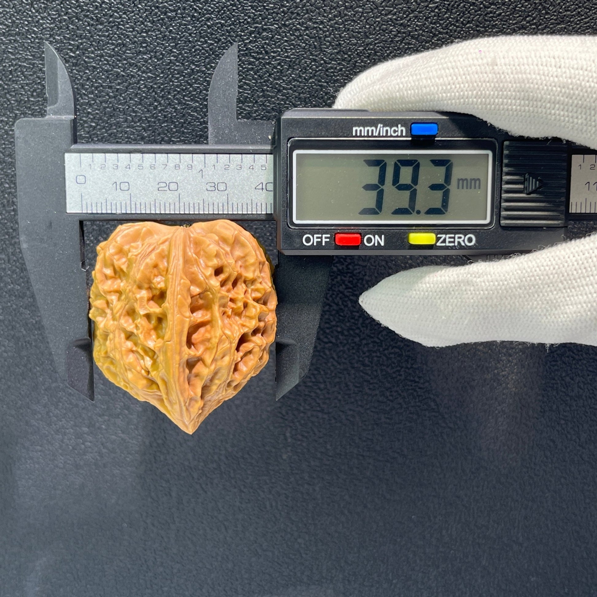 The "Beijing Chicken Heart" (Beijing Ji Xin) Pair | 38.0mm x 39.0mm | JX-405 - ThePatinaProject