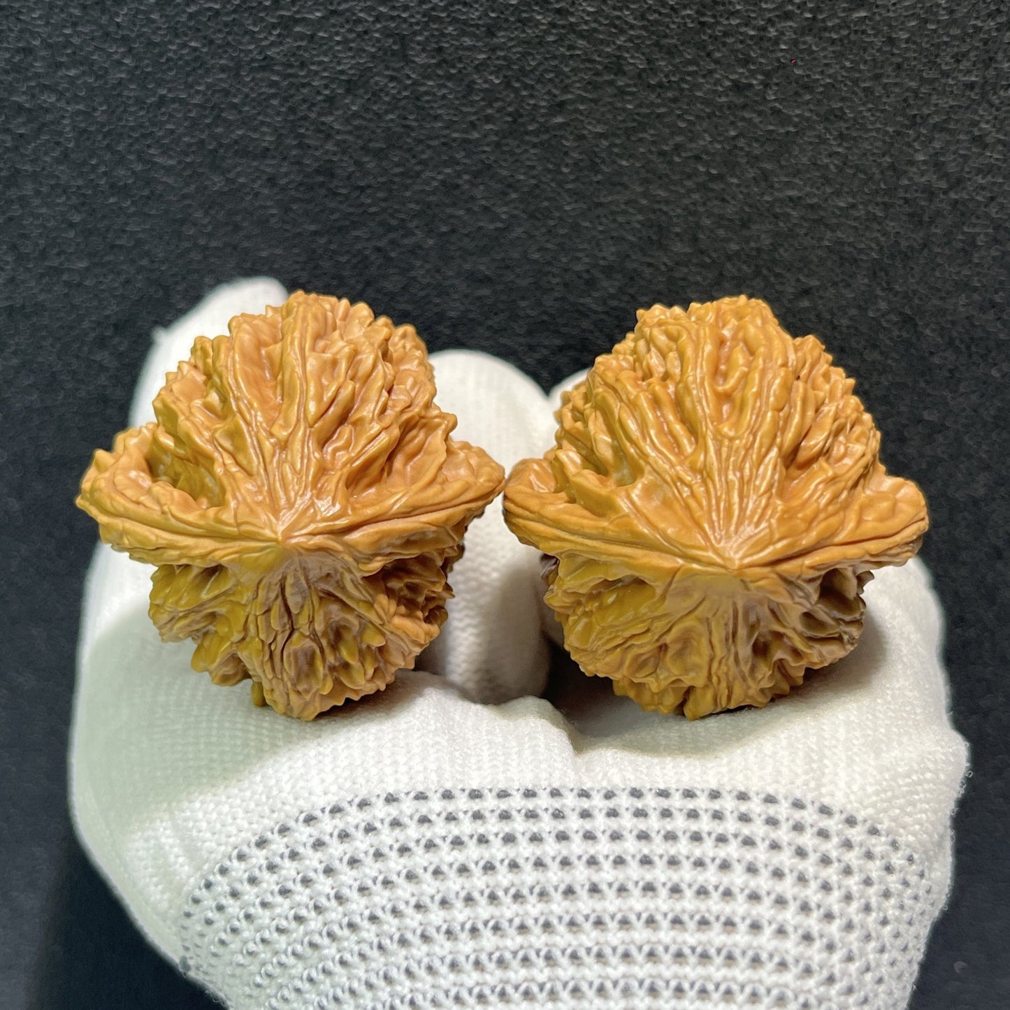 The "Beijing Chicken Heart" (Beijing Ji Xin) Pair | 39.0mm x 39.0mm | JX-406 - ThePatinaProject