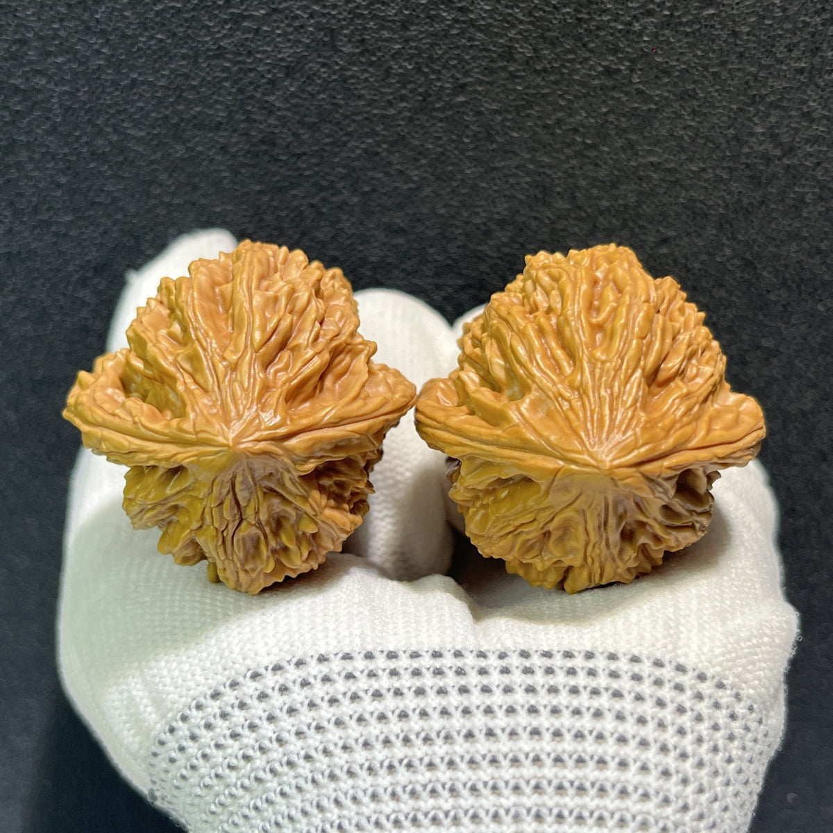 The "Beijing Chicken Heart" (Beijing Ji Xin) Pair | 39.0mm x 39.0mm | JX-406 - ThePatinaProject