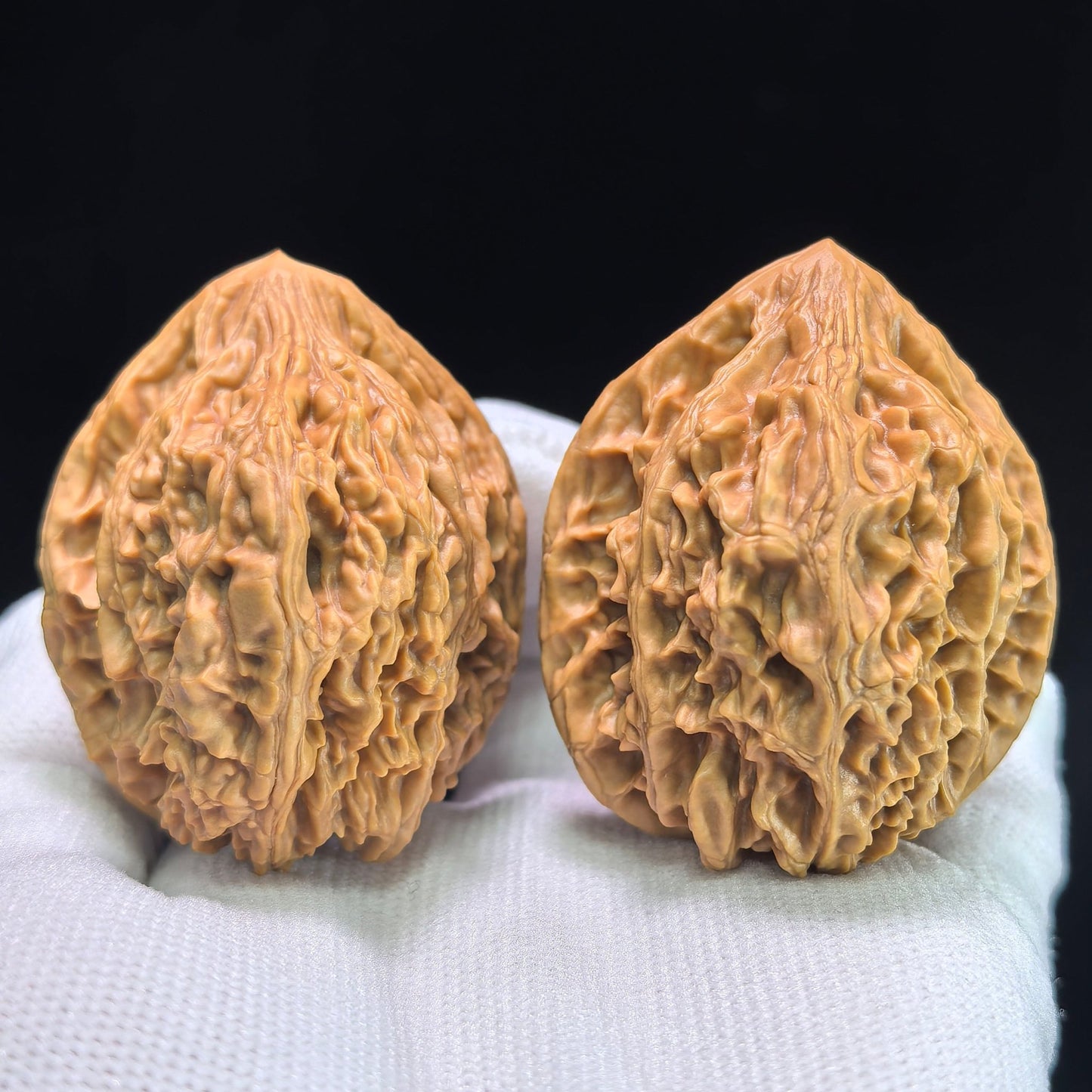 The "Beijing Chicken Heart" (Beijing Ji Xin) Pair | 39.0mm x 40.0mm | JX-404 - ThePatinaProject