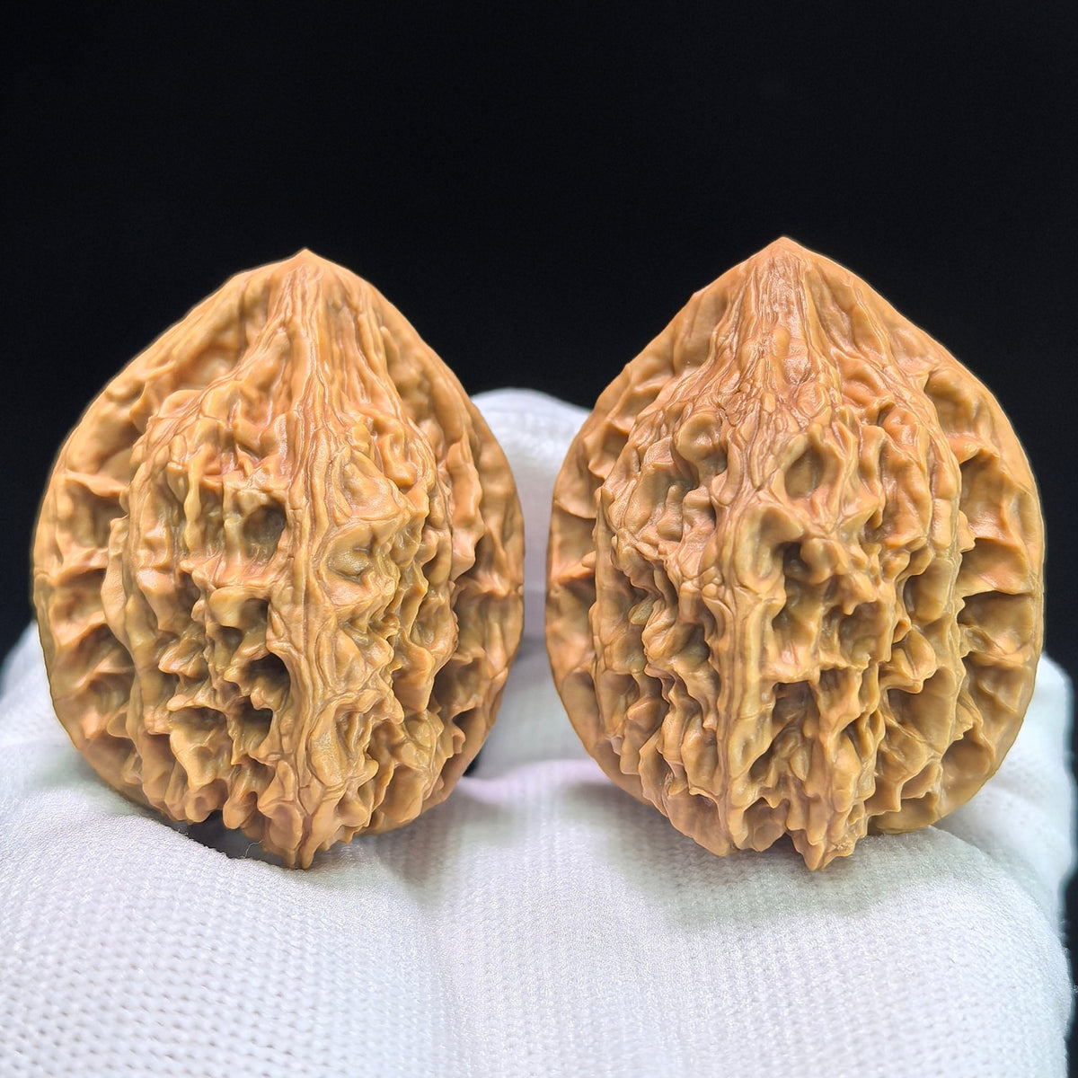 The "Beijing Chicken Heart" (Beijing Ji Xin) Pair | 39.0mm x 40.0mm | JX-404 - ThePatinaProject