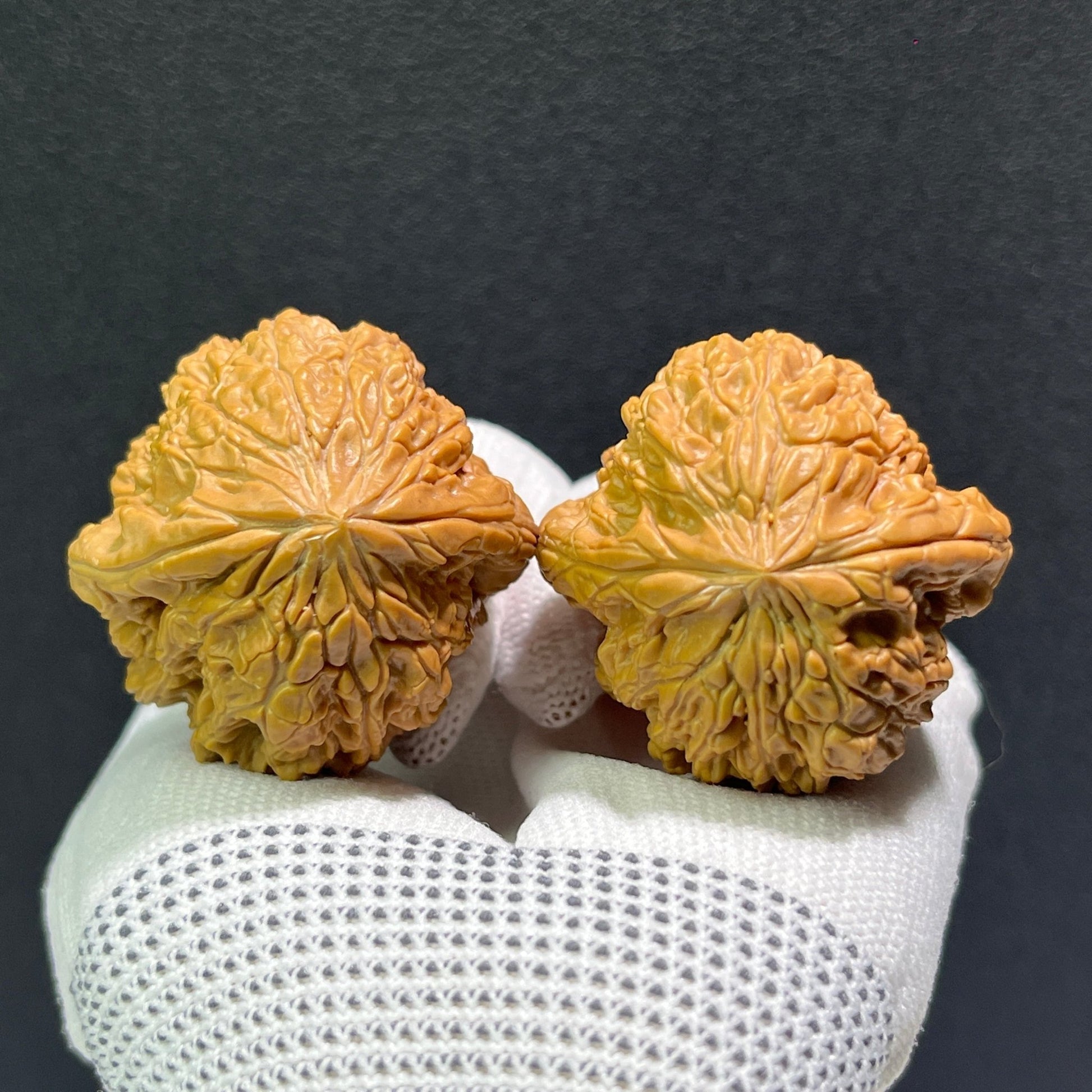 The "Blizzard" (Bao Xue) Pair | 41.0mm x 40.0mm | BX-602 - ThePatinaProject