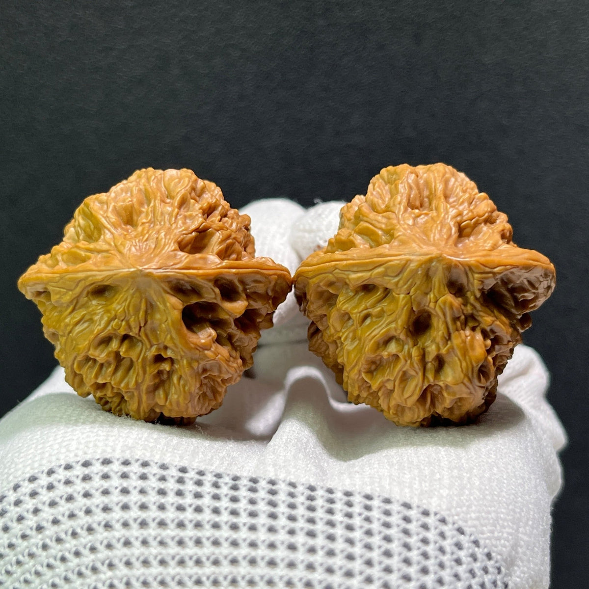 The "Blizzard" (Bao Xue) Pair | 44.0mm x 42.0mm | BX-601 - ThePatinaProject
