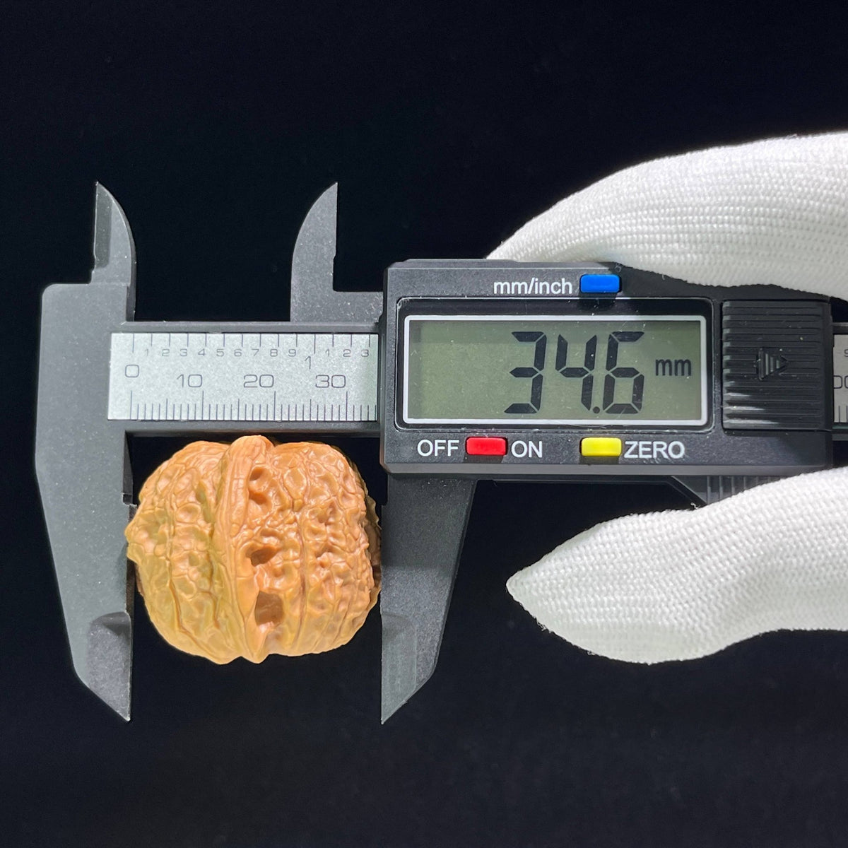 The "Blood Qilin" (Xue Qi Lin) Ergonomic Pocket Pair | 36.0mm x 35.0mm | XQL-802 - ThePatinaProject