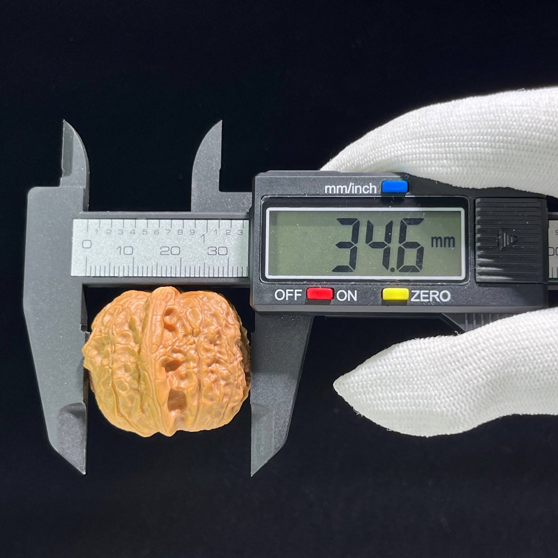 The "Blood Qilin" (Xue Qi Lin) Ergonomic Pocket Pair | 36.0mm x 35.0mm | XQL-802 - ThePatinaProject