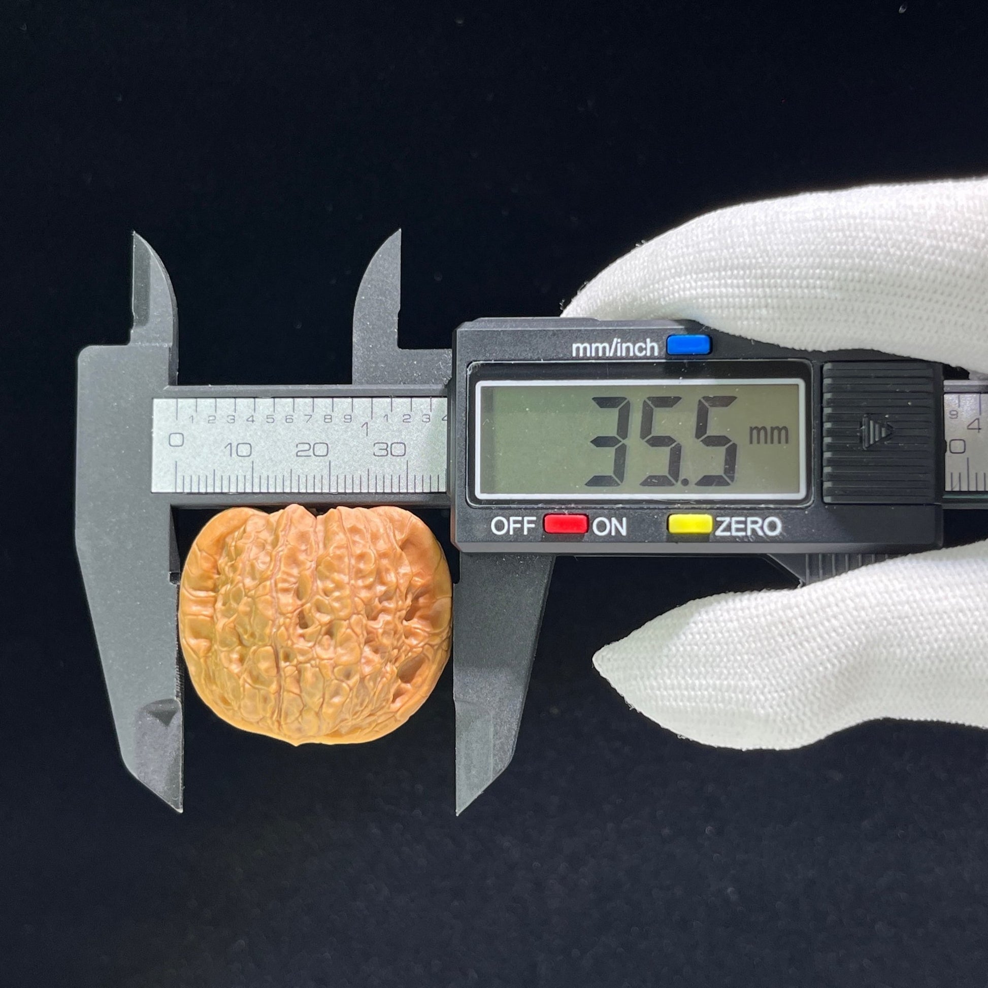 The "Blood Qilin" (Xue Qi Lin) Ergonomic Pocket Pair | 36.0mm x 35.0mm | XQL-802 - ThePatinaProject