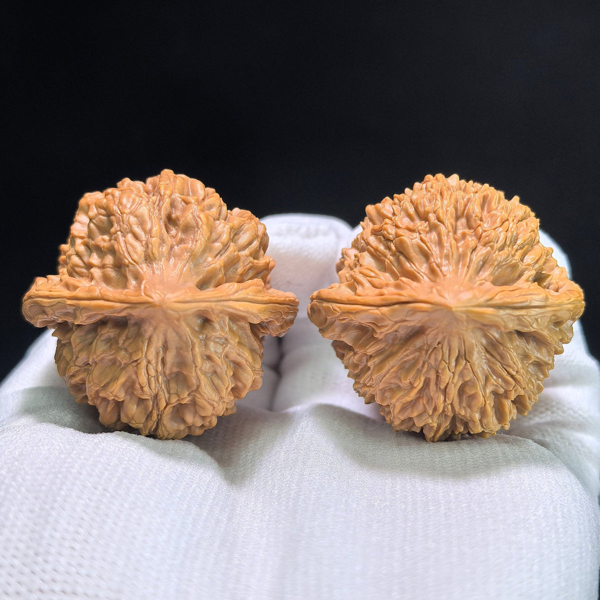 The Classic "Triangle Chicken Heart" (San Jiao Ji Xin) Balanced Pair | 39.0mm x 39.0mm | JX-704 - ThePatinaProject