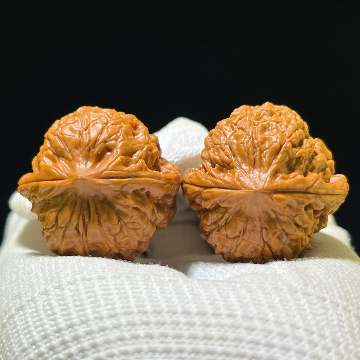 The "Great Reunion × Six-Sided Sovereign" (Da Tuan Yuan × Liu Mian Zun) Miniature Finger-Twirling Pair | 34. - ThePatinaProject