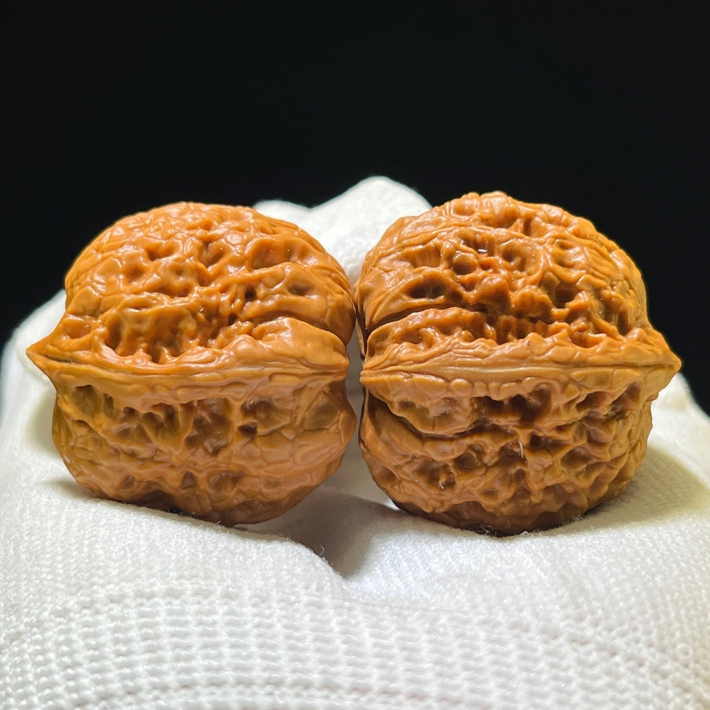The "Great Reunion × Six-Sided Sovereign" (Da Tuan Yuan × Liu Mian Zun) Miniature Finger-Twirling Pair | 34. - ThePatinaProject