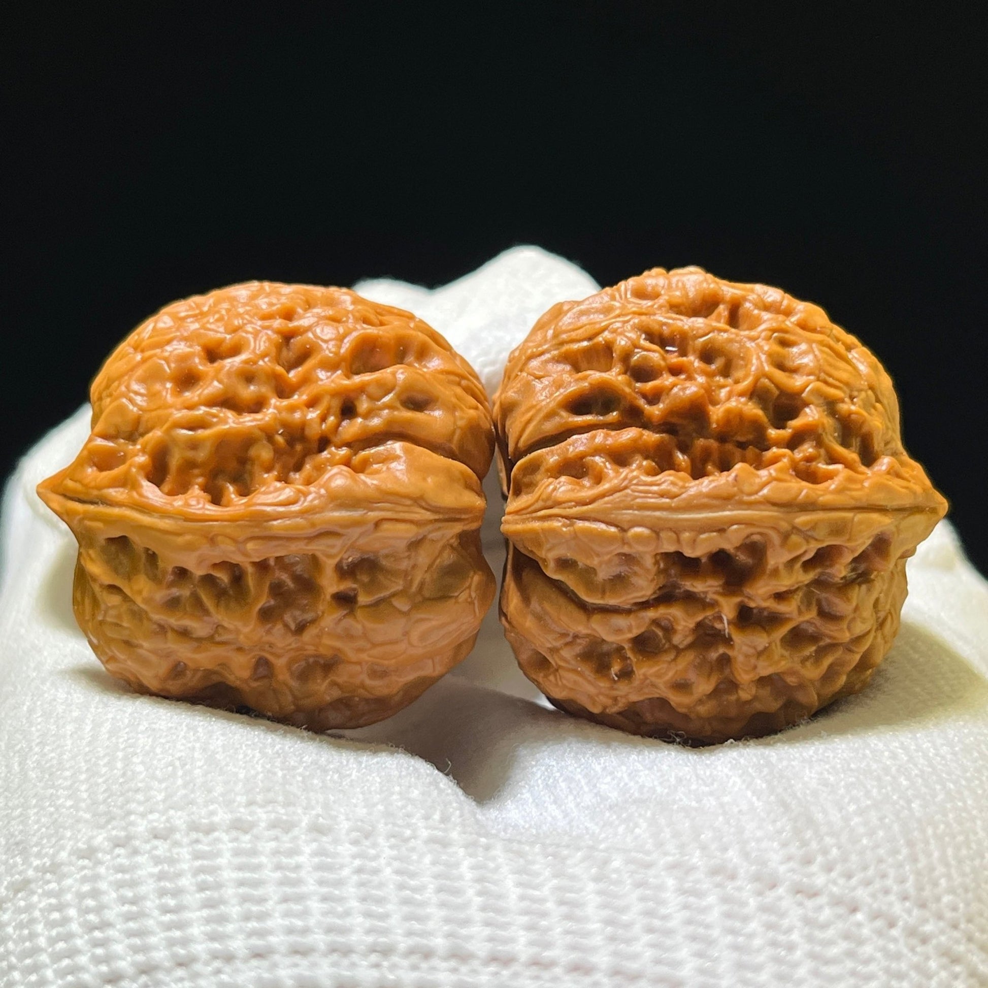 The "Great Reunion × Six-Sided Sovereign" (Da Tuan Yuan × Liu Mian Zun) Miniature Finger-Twirling Pair | 34. - ThePatinaProject