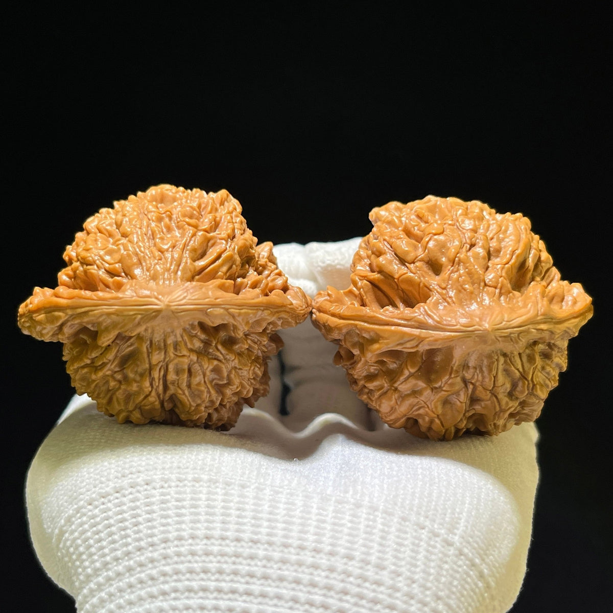 The Illustrious "Wang Yong Big Official Hat" Wang Yong Da Guanmao Premium Pair | 49.0mm x 44.0mm | DGM-1106 - ThePatinaProject