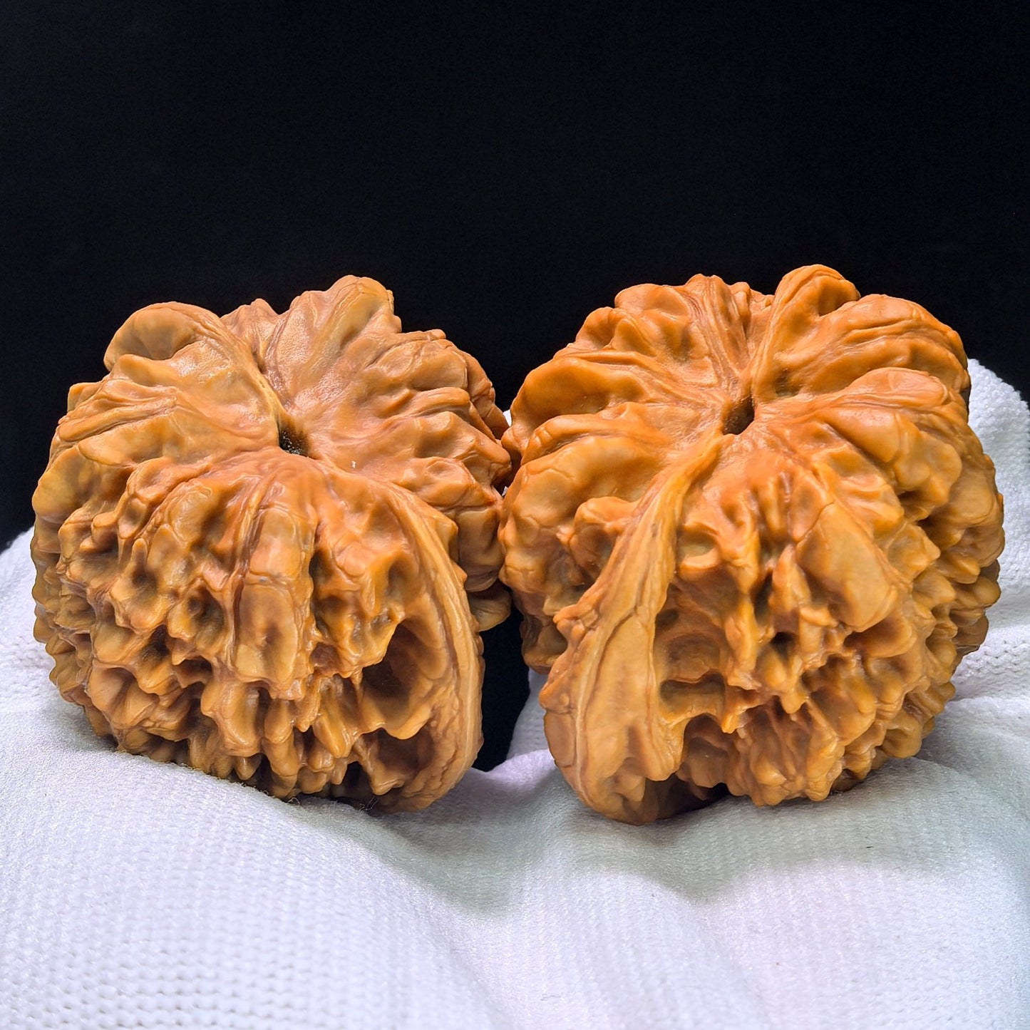 The "Imperial Kylin Pattern" (Qilin Wen) Premium Concave Peach-Heart Pair | 50.0mm x 43.0mm | QLW-1303C - ThePatinaProject