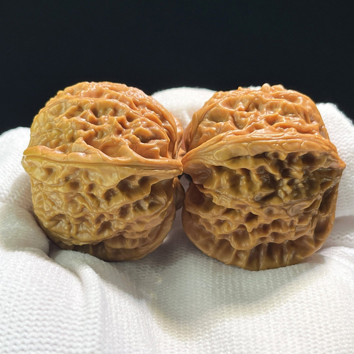 The "Imperial Seal White Lion" (Yuxi Baishizi) Three-Ridge Mutation Pair | 38.0mm x 38.0mm | YXBSZ3N-1001E - ThePatinaProject