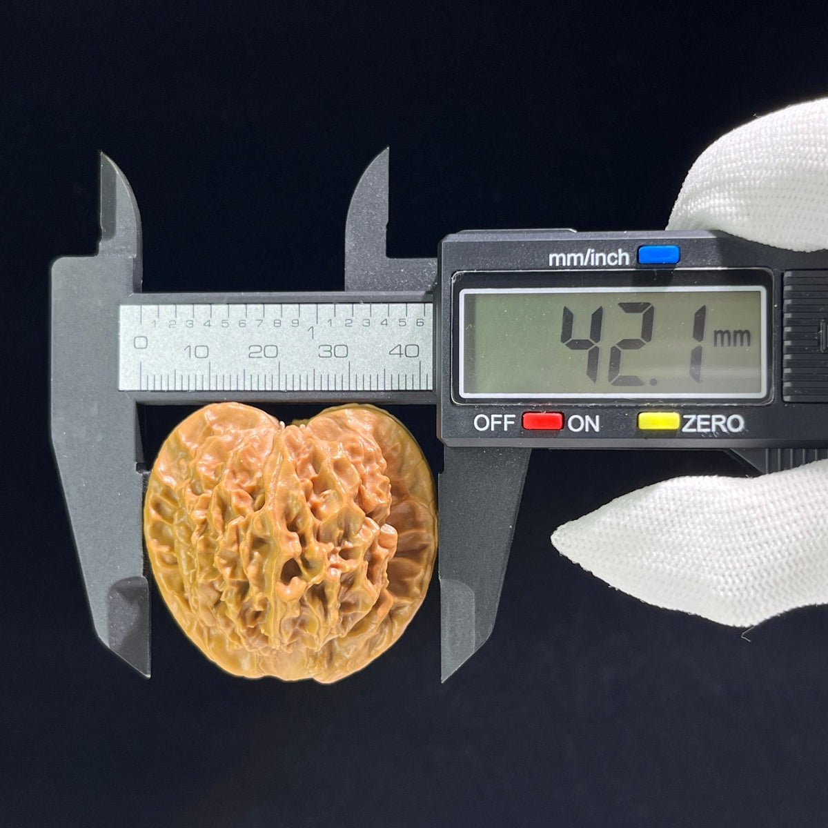 The "Master Qin" (Qin Gong Zi) Ergonomic Giant Pair | 42.0mm x 39.0mm | QGZ-801 - ThePatinaProject
