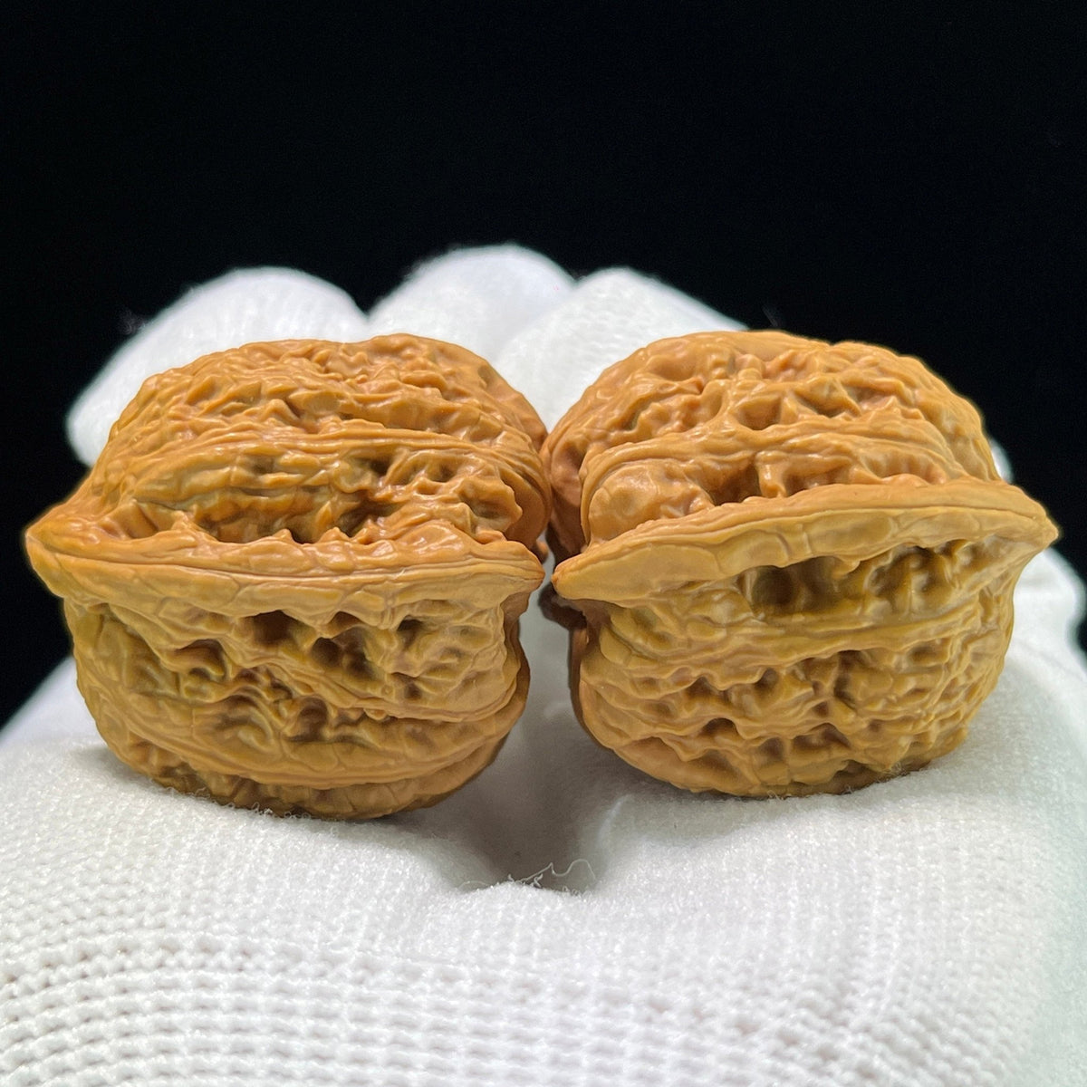 The "Micro-Textured Ruby" (Mi Wen Hong Bao Shi) Miniature Finger-Twirling Pair | 32.0mm x 31.0mm | MWHBS-1001 - ThePatinaProject