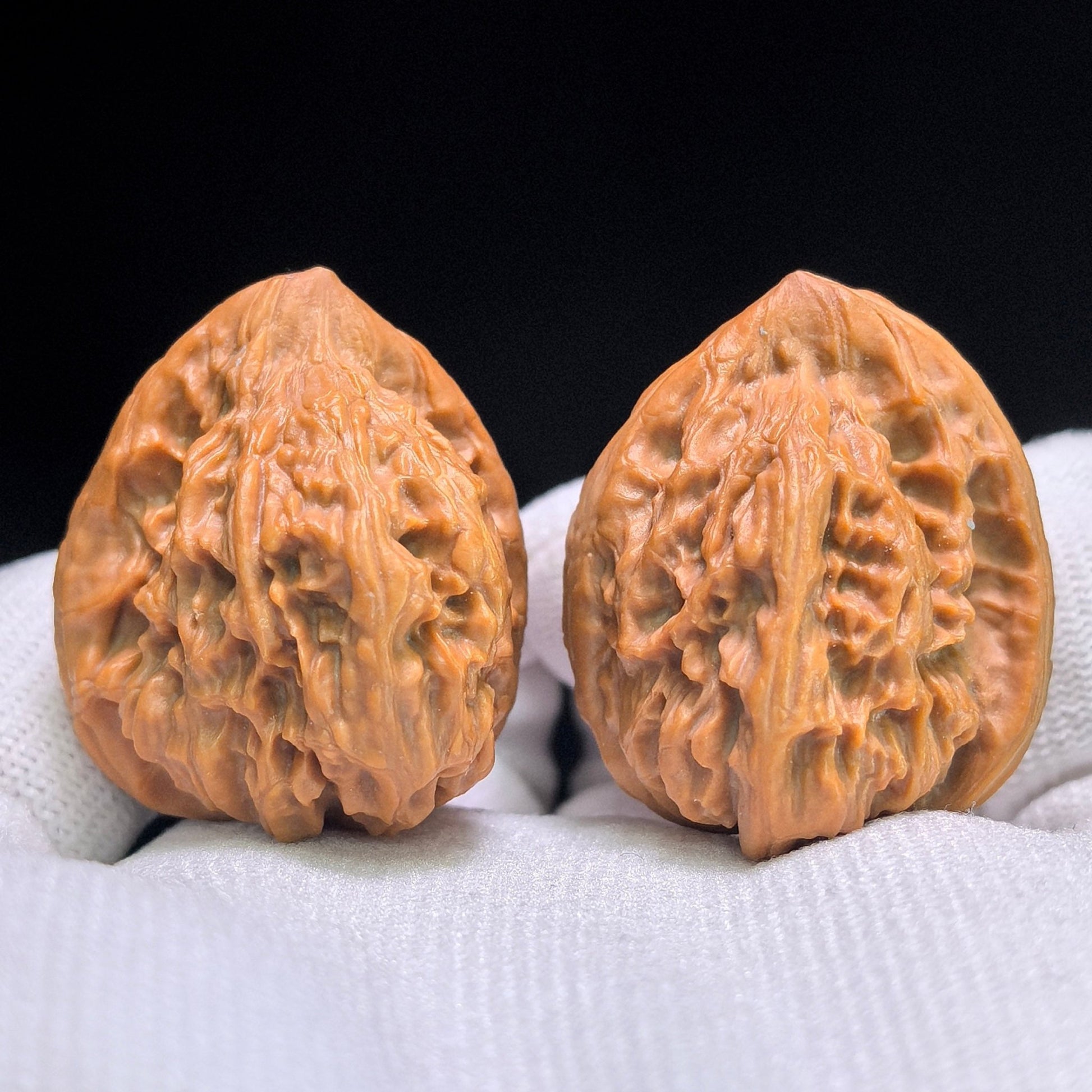 The Miniature "Sitting Buddha" Hongshizi Masterpiece | 30.0mm x 33.0mm | HSZZF-1401E - ThePatinaProject