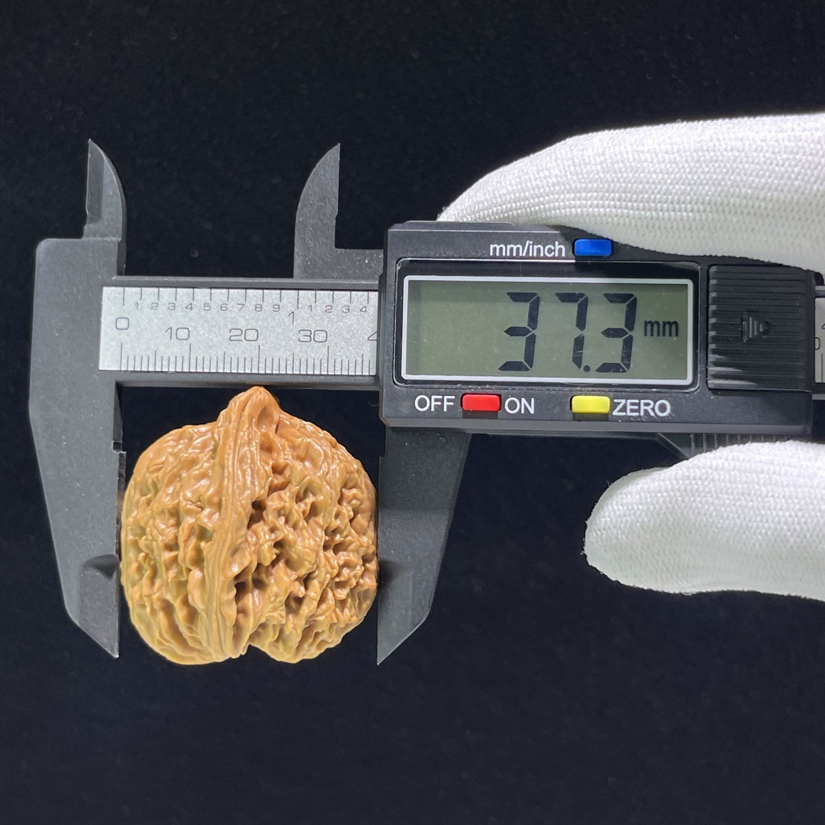 The "Nanjiang Stone" (Nan Jiang Shi) Flawless Balanced Pair | 38.0mm x 38.0mm | NJS-905 - ThePatinaProject