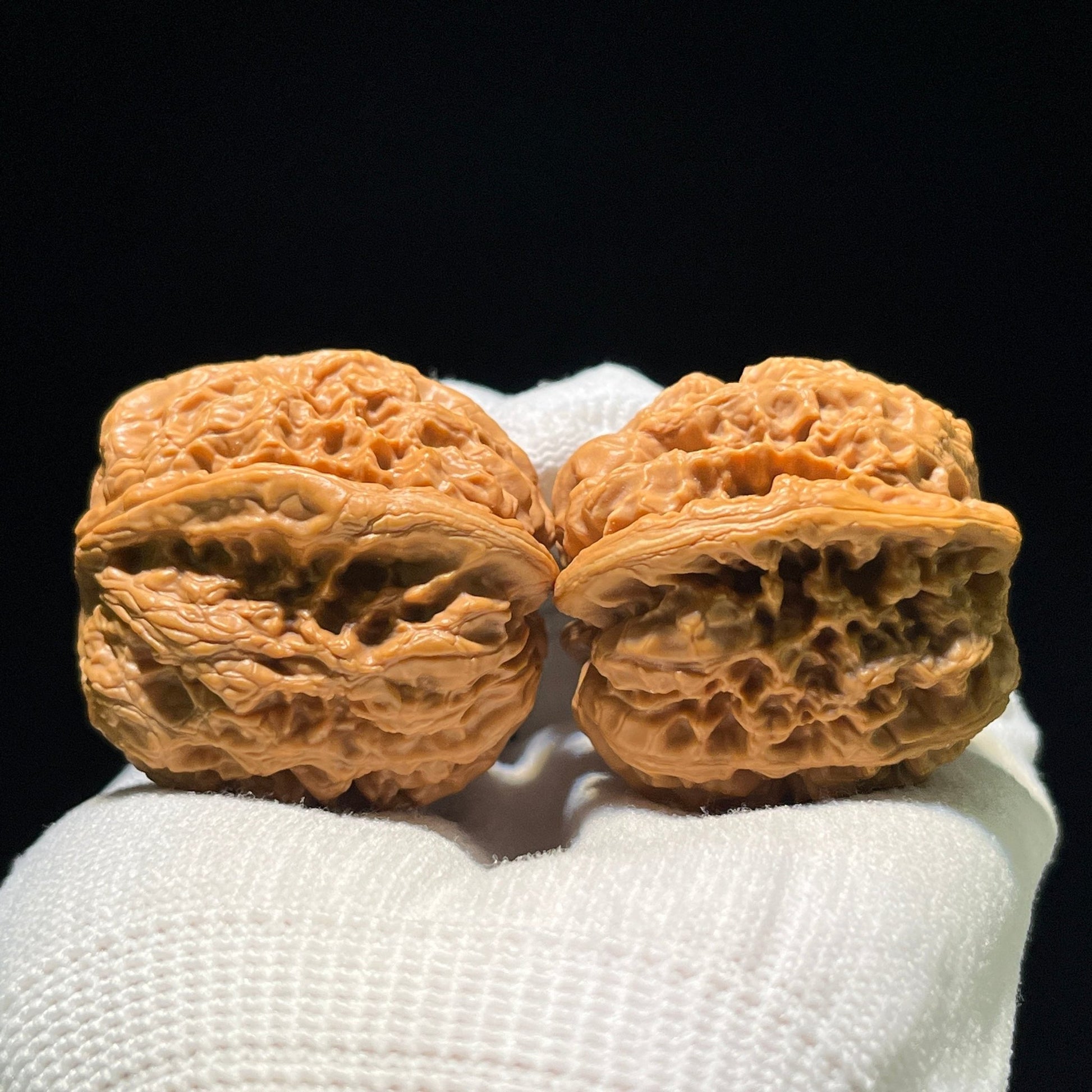 The "North China General's Shoulders" (Hua Bei Jiang Jun Bang) Investment-Grade Pair | 41.0mm x 38.0mm | HBJJB-1105 - ThePatinaProject