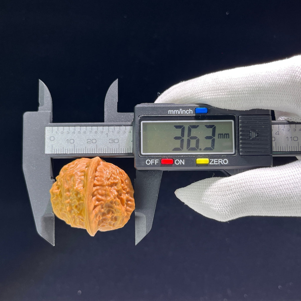 The "Porcelain Doll" (Ci Wa Wa) Ergonomic Robust Pair | 39.0mm x 37.0mm | CWW-803 - ThePatinaProject