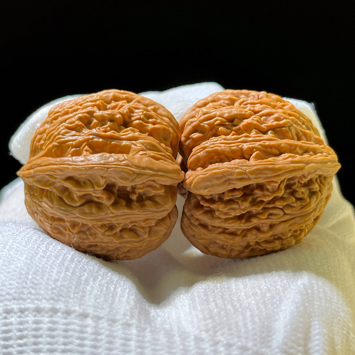 The "Ruby" (Hong Bao Shi) Compact High-Posture Boutique Pair | 32.0mm x 33.0mm | HBS-1102 - ThePatinaProject