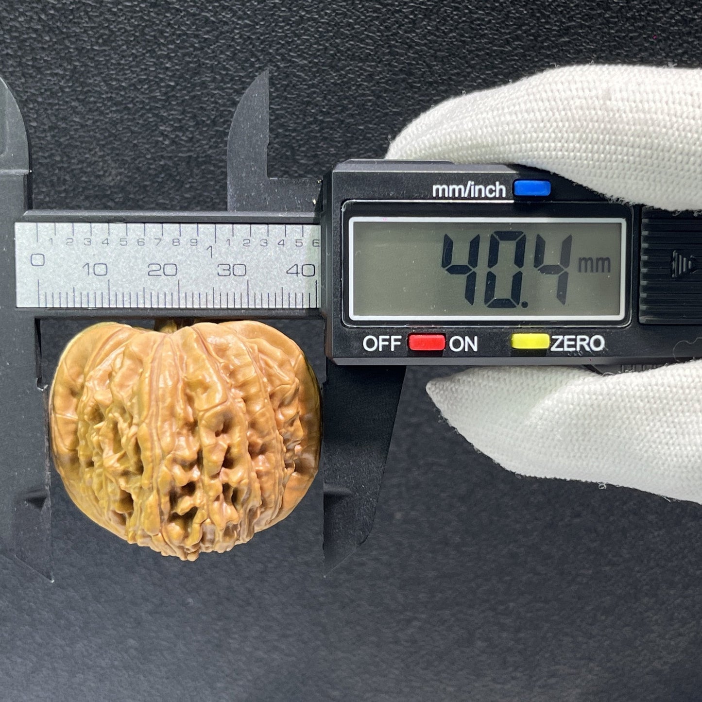 The "Si Zuo Lou" Lion's Head Pair | 40.0mm x 42.0mm | SZL-401 - ThePatinaProject