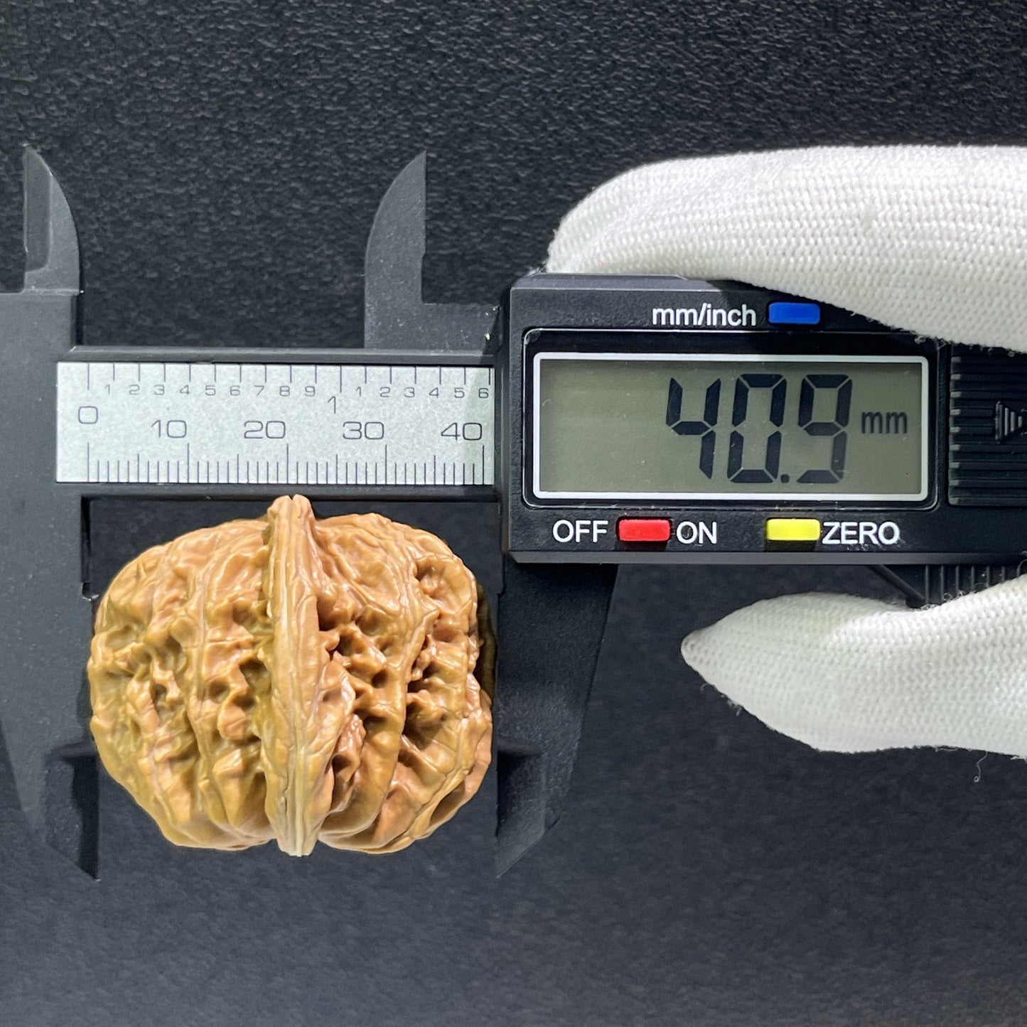 The "Si Zuo Lou" Lion's Head Pair | 42.0mm x 41.0mm | SZL-405 - ThePatinaProject