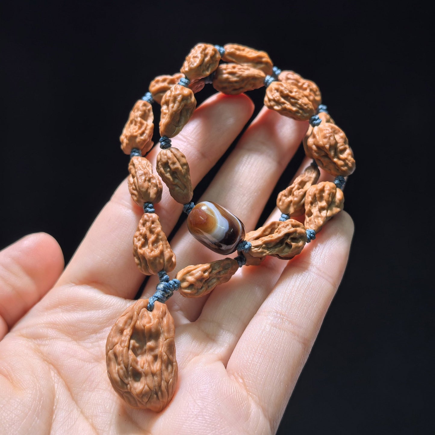 The "Songshan Sunflower Seed" (Gua Zi) Meditative Hand-Strand | 18-Piece Set with Agate Accent | SSGZ-1201E - ThePatinaProject