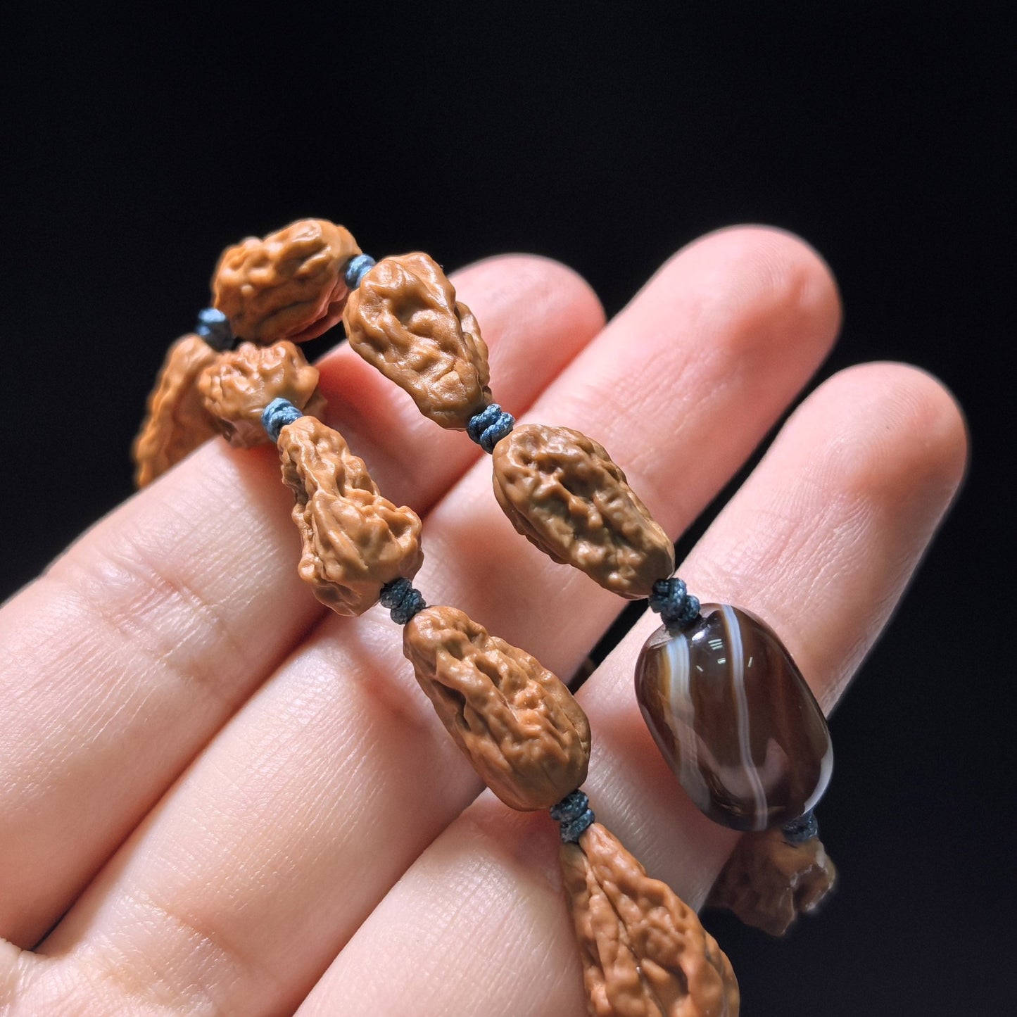 The "Songshan Sunflower Seed" (Gua Zi) Meditative Hand-Strand | 18-Piece Set with Agate Accent | SSGZ-1201E - ThePatinaProject