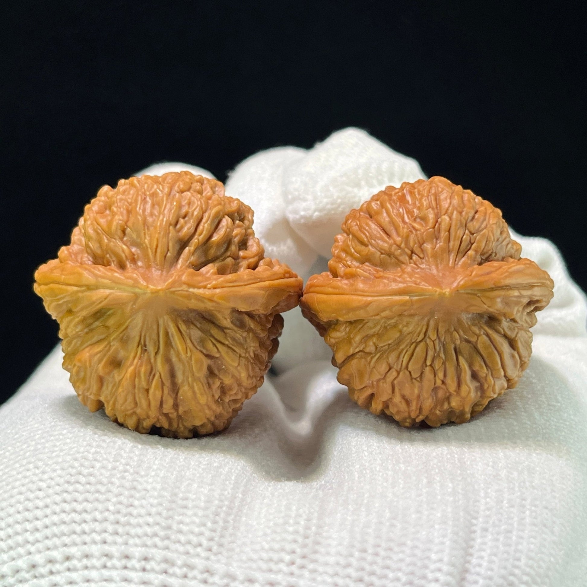 The "Starry-Sky Concave Peach-Heart" (Tao Xin Ao Di Man Tian Xing) Miniature Finger-Twirling Pair | 32.0mm x 31.0mm | TXADMTX-1003 - ThePatinaProject