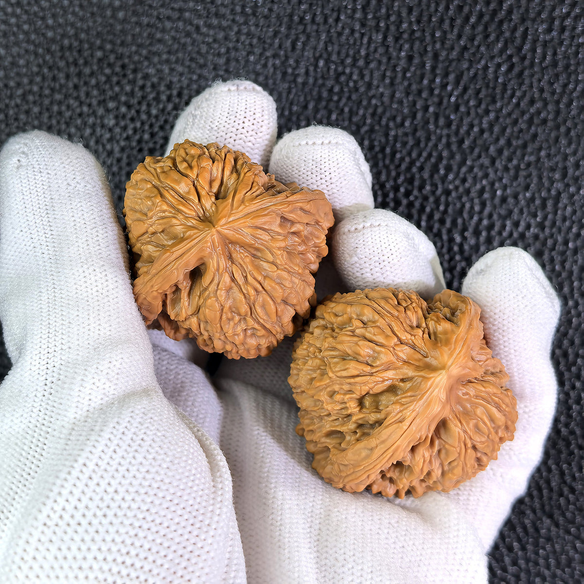 The "White Lion" (Bai Shi Zi) Pair | Extreme Squat | 40.0mm x 33.0mm | BSJ-404 - ThePatinaProject