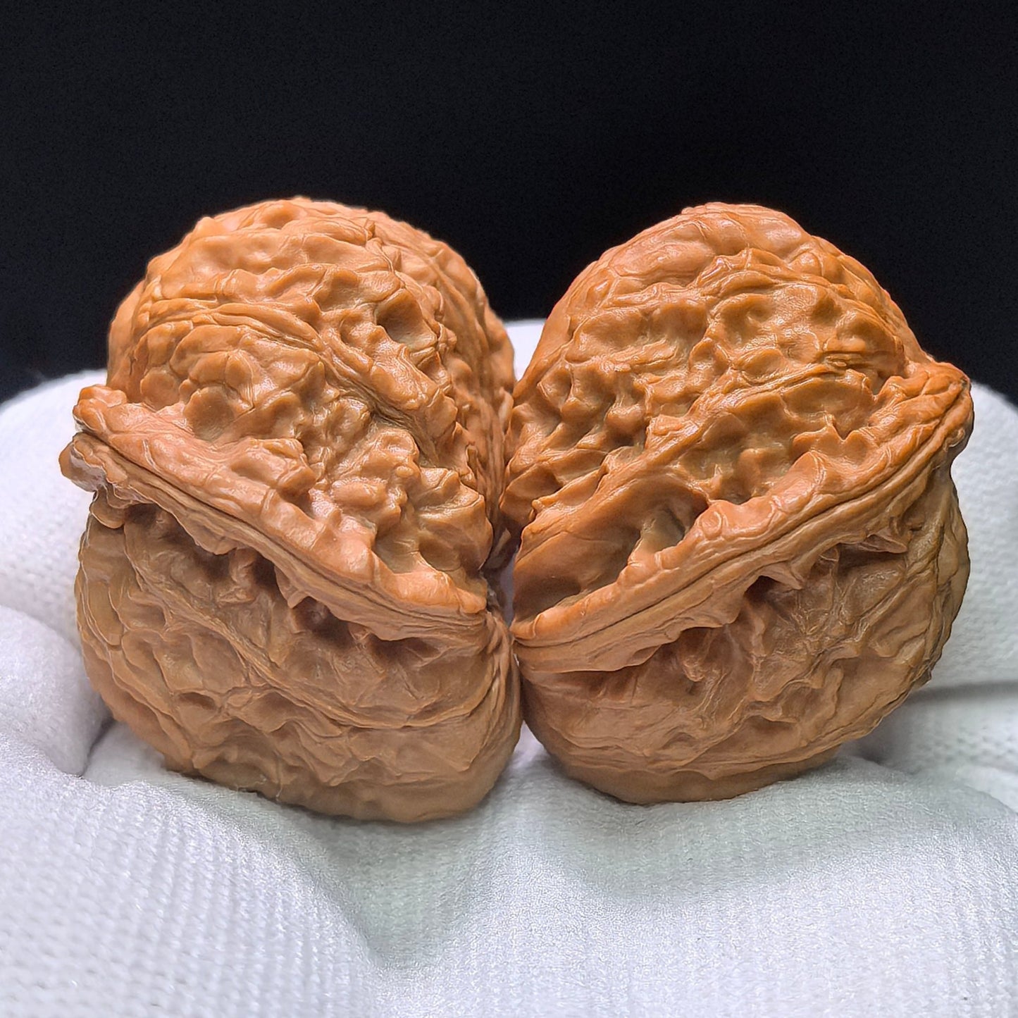 The "White Lion Half-Wall" (Bai Shizi Banbi) Pufferfish Silhouette Pair | 42.0mm x 29.0mm | BBZBB-1402E - ThePatinaProject