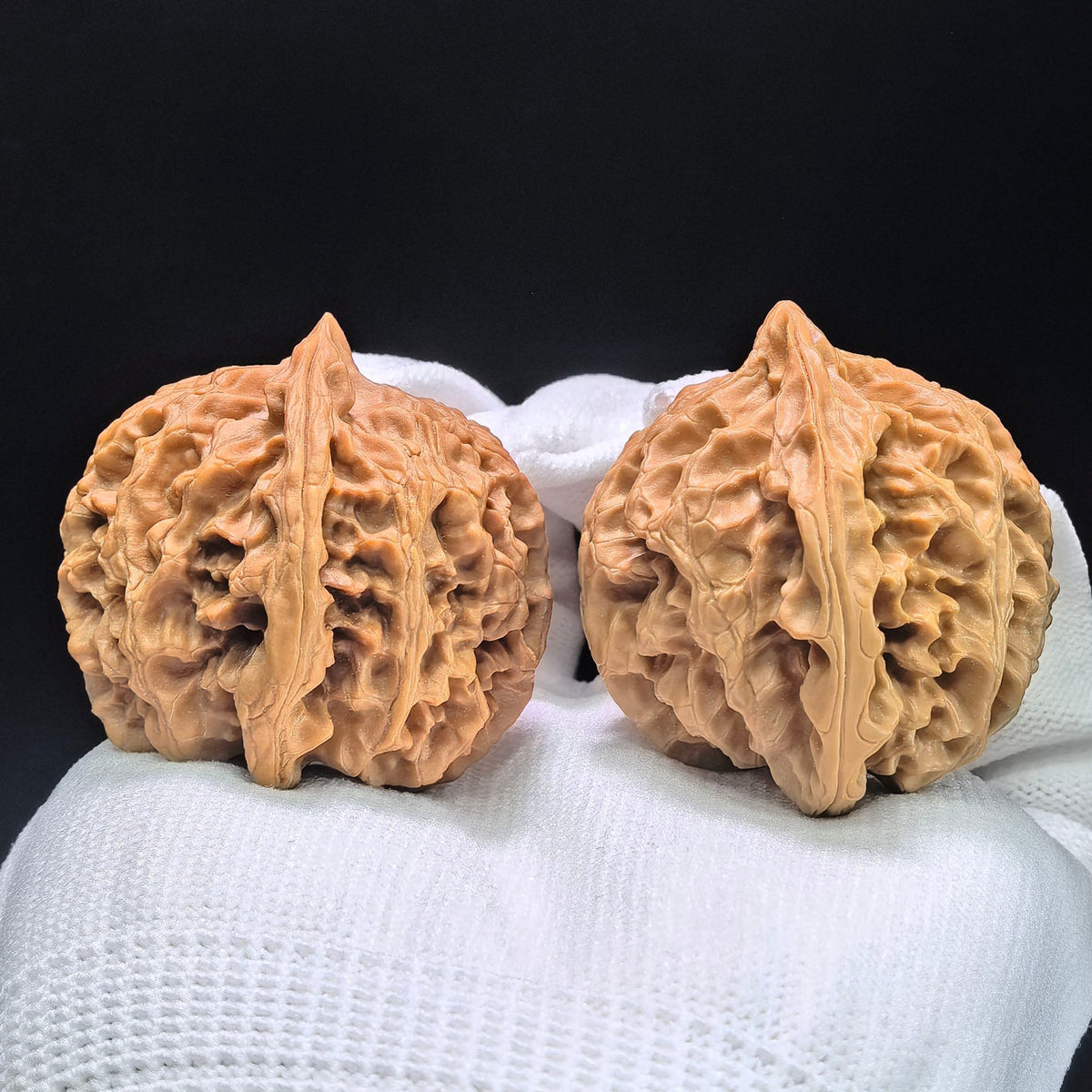 The "Wild Apple Orchard" (Ye Sheng Ping Guo Yuan) Premium Symmetrical Pair | 40.0mm x 41.0mm | Classic Deep-Belly Format | PGY-1405 - ThePatinaProject