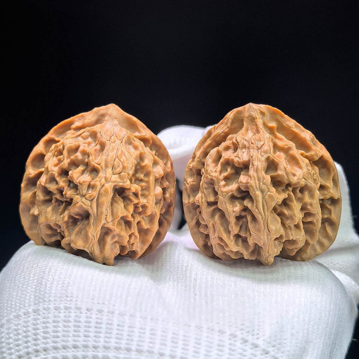 The "Wild Apple Orchard" (Ye Sheng Ping Guo Yuan) Premium Symmetrical Pair | 40.0mm x 41.0mm | Classic Deep-Belly Format | PGY-1405 - ThePatinaProject