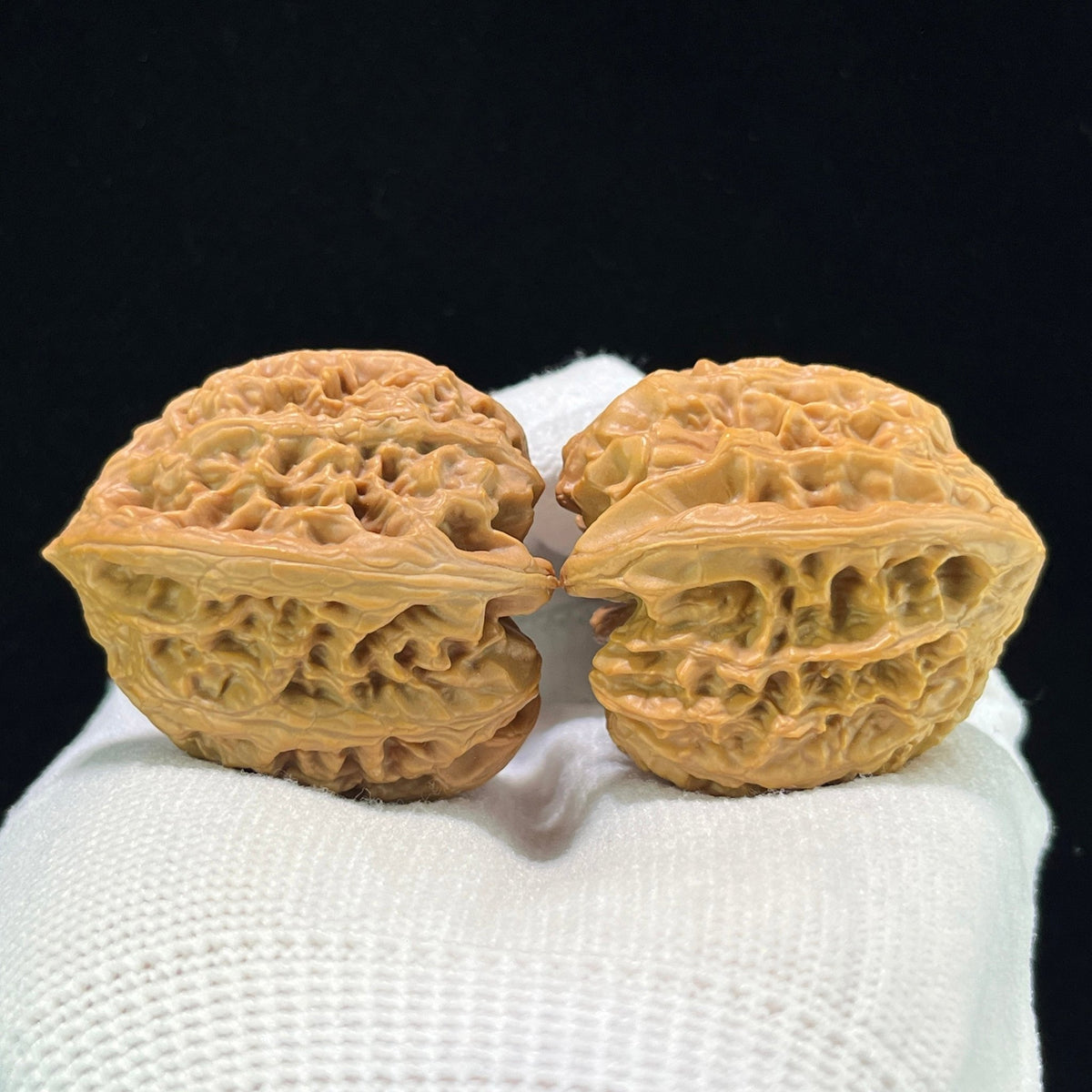 The "Wild Bison" (Ye Niu) Premium Hand-Twirling Pair | 35.0mm x 37.0mm | Compact Shou Nian Format | YN-1101 - ThePatinaProject