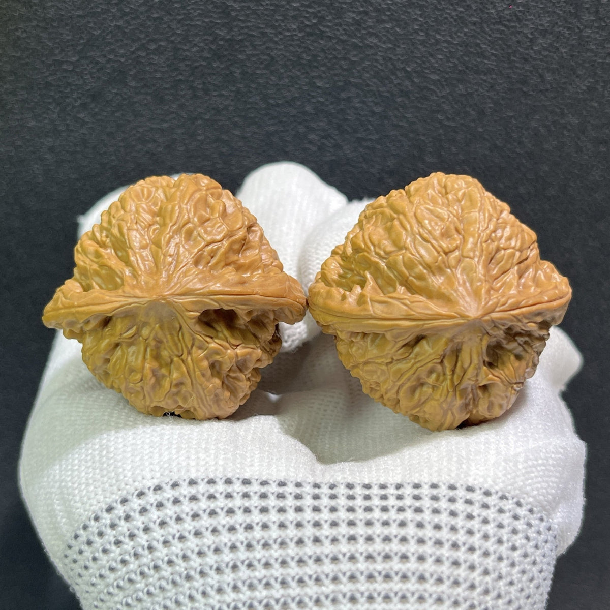 The "Wild Ox" (Ye Niu) Pair | 40.0mm x 38.0mm | YN-401 - ThePatinaProject