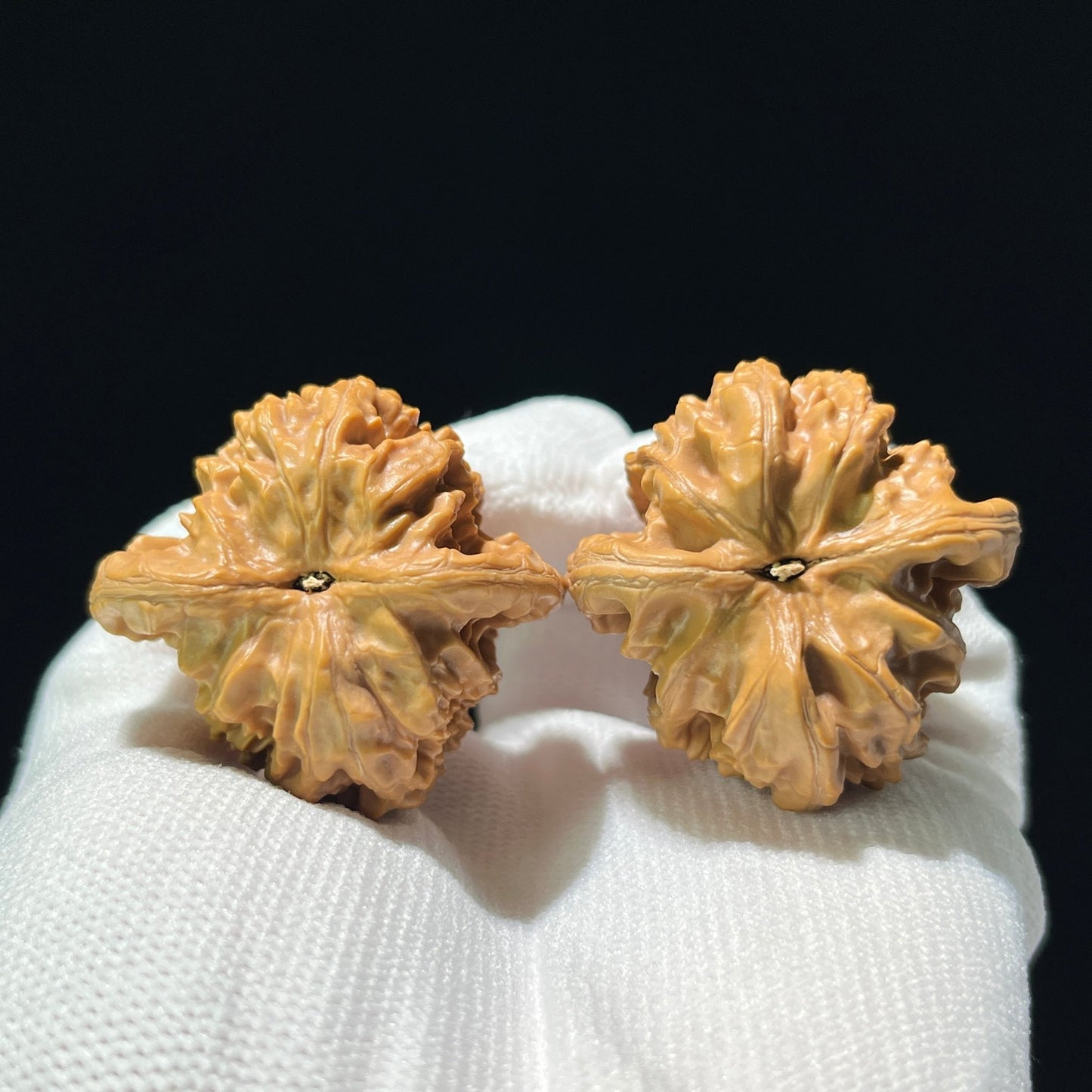 The Xia Yun Ling "Peach Heart" (Tao Xin) Pair | 39.0mm x 36.0mm | XYL-803 - ThePatinaProject