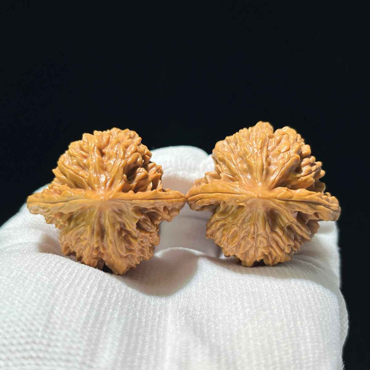 The Xia Yun Ling "Peach Heart" (Tao Xin) Pair | 39.0mm x 36.0mm | XYL-803 - ThePatinaProject