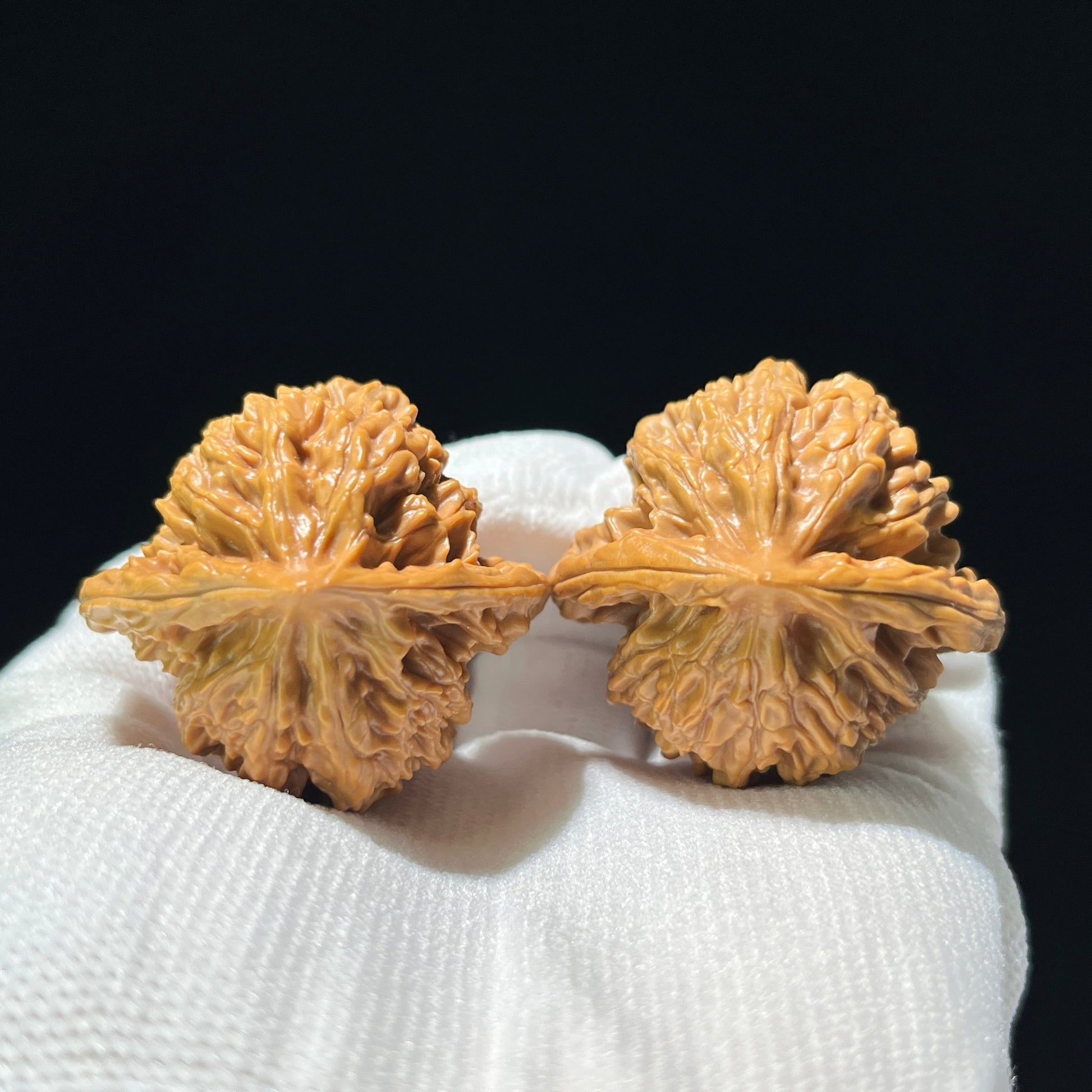 The Xia Yun Ling "Peach Heart" (Tao Xin) Pair | 39.0mm x 36.0mm | XYL-803 - ThePatinaProject