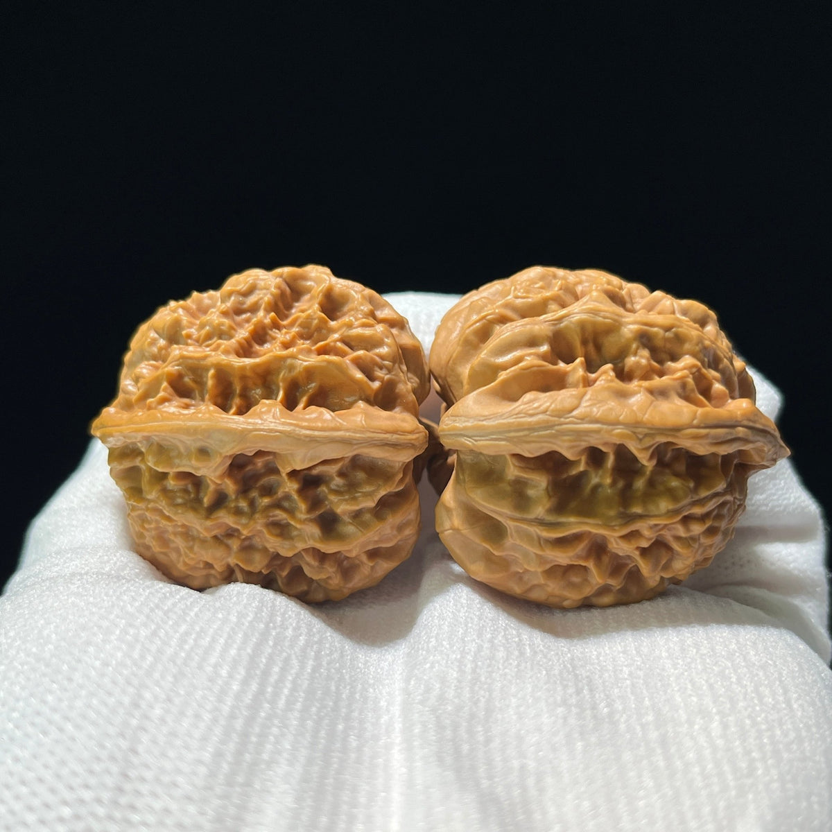 The Xia Yun Ling "Peach Heart" (Tao Xin) Pair | 39.0mm x 36.0mm | XYL-803 - ThePatinaProject