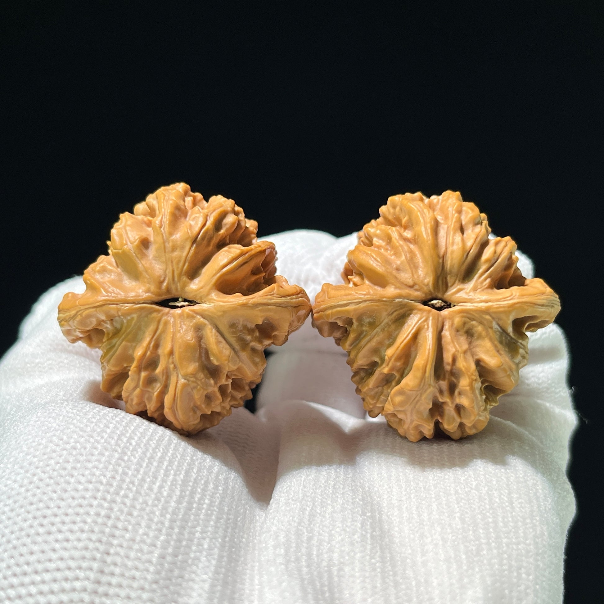 The Xia Yun Ling "Peach Heart" (Tao Xin) Pair | 36.0mm x 37.0mm | XYL-806 - ThePatinaProject