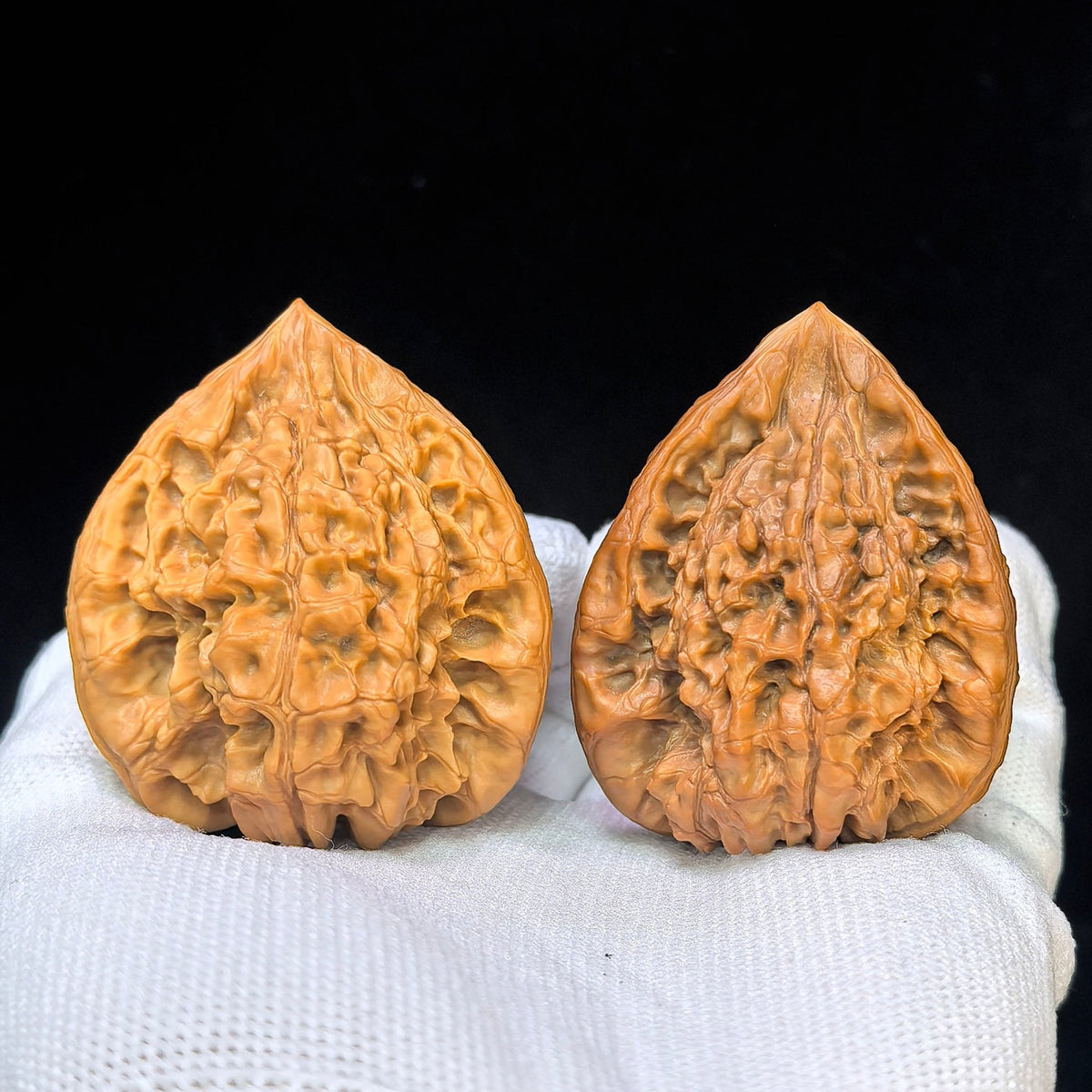Three-Ribbed Giant Official's Hat (Da Guanmao Sanling) Scholar Walnuts Pair | Perfect 38.0mm x 38.0mm Isometric Profile | Collector Grade Masterpiece | Stock ID: DGMSN-02E - ThePatinaProject