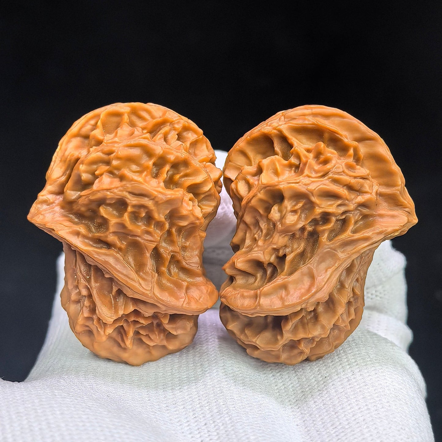 "Three-Ridge Angry Bird" Sanleng Fengnu De Dashiao SNDL-CWA0E Wenwan Walnuts Collector Pair | 31.0mm x 49.0mm | Stock ID: SNDL-CWA0E - ThePatinaProject