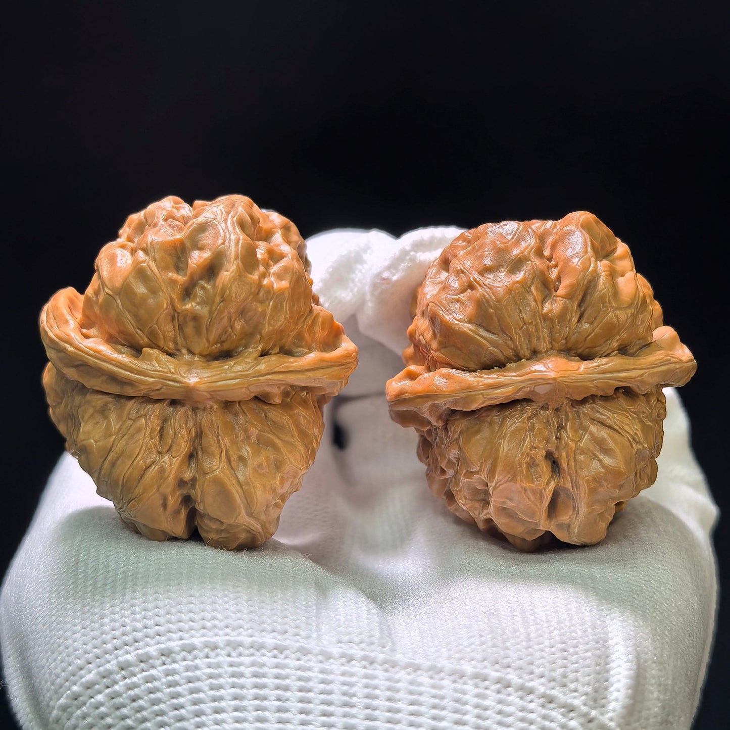"Toad Head" Hamatou Classic Heritage Low-Profile Wenwan Walnuts Pair | 38.0mm x 41.0mm | W-1106 - ThePatinaProject