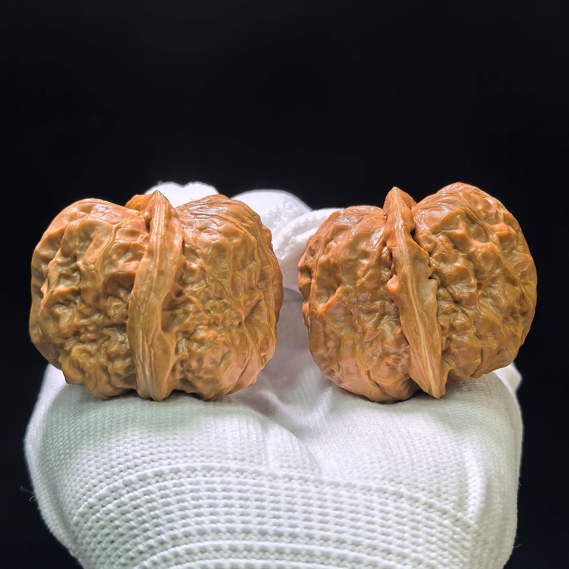 "Toad Head" Hamatou Classic Heritage Low-Profile Wenwan Walnuts Pair | 38.0mm x 41.0mm | W-1106 - ThePatinaProject