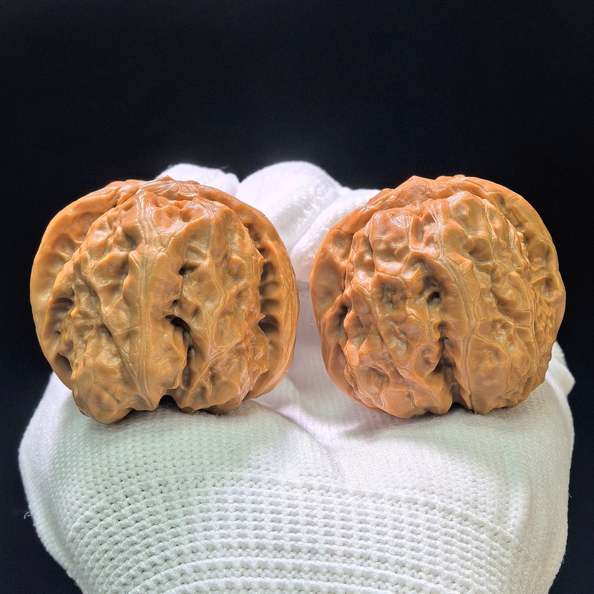 "Toad Head" Hamatou Classic Heritage Low-Profile Wenwan Walnuts Pair | 38.0mm x 41.0mm | W-1106 - ThePatinaProject