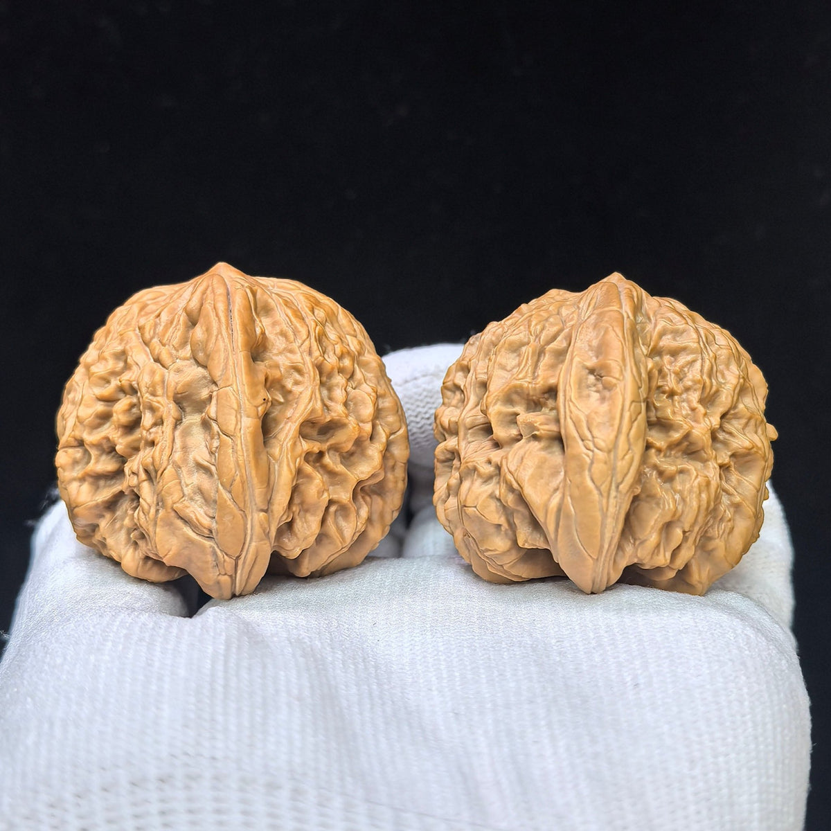 Triangular Blizzard Wenwan Walnut Pair | Sculptural Three-Sided Form | 44.0mm × 43.0mm | SJBX-17D1 - ThePatinaProject