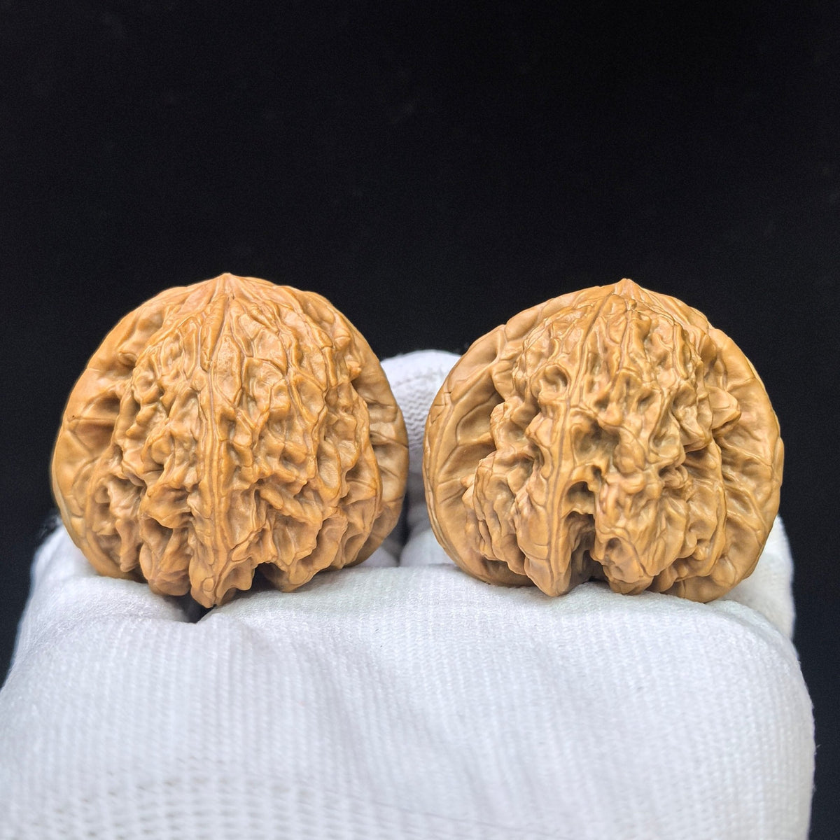 Triangular Blizzard Wenwan Walnut Pair | Sculptural Three-Sided Form | 44.0mm × 43.0mm | SJBX-17D1 - ThePatinaProject