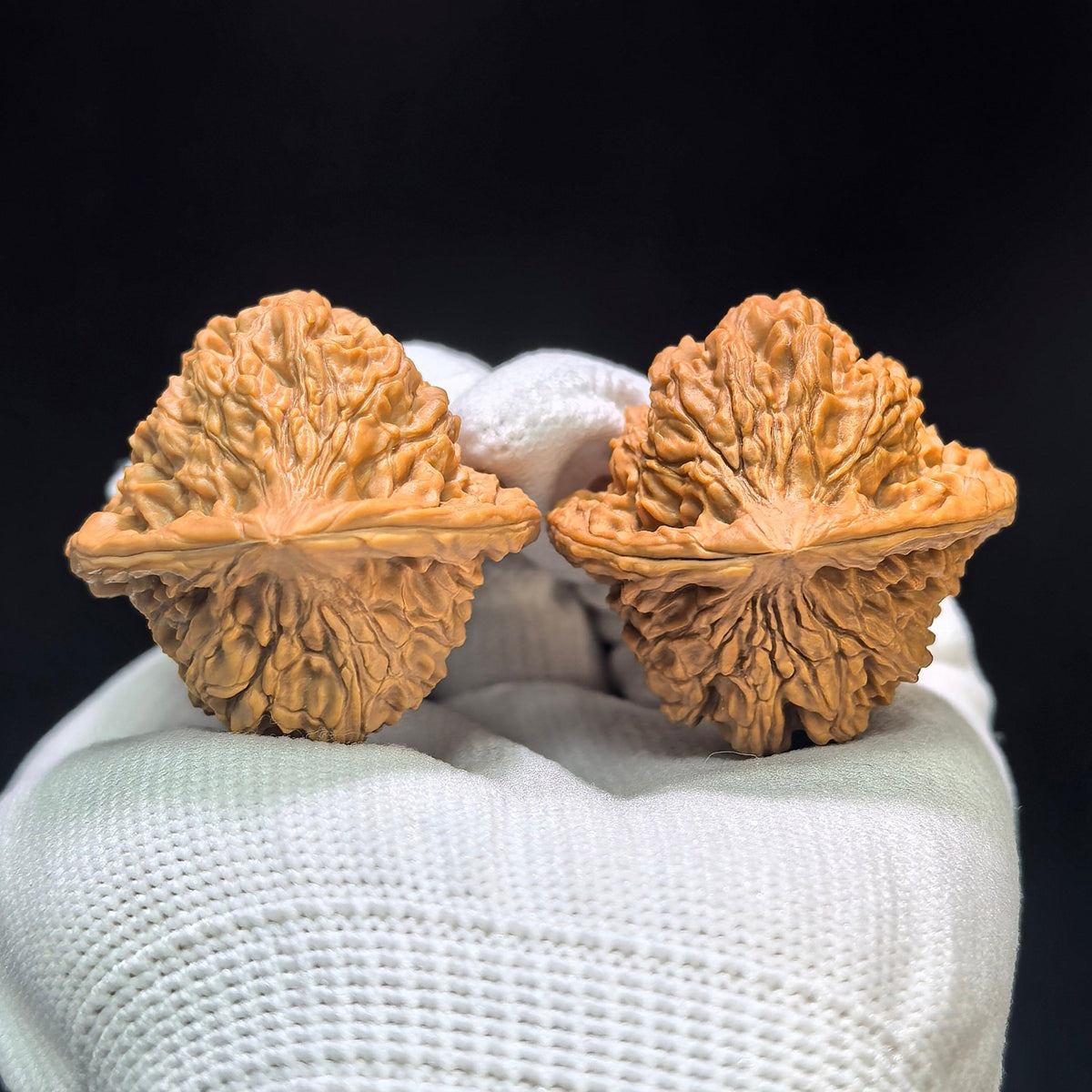 "Triangular Red Lionhead" Sanjiao Hongshizi SJHSZ-1601 Low-Profile Wenwan Walnuts Pair | 38.0mm x 37.0mm | SJHSZ-1601 - ThePatinaProject