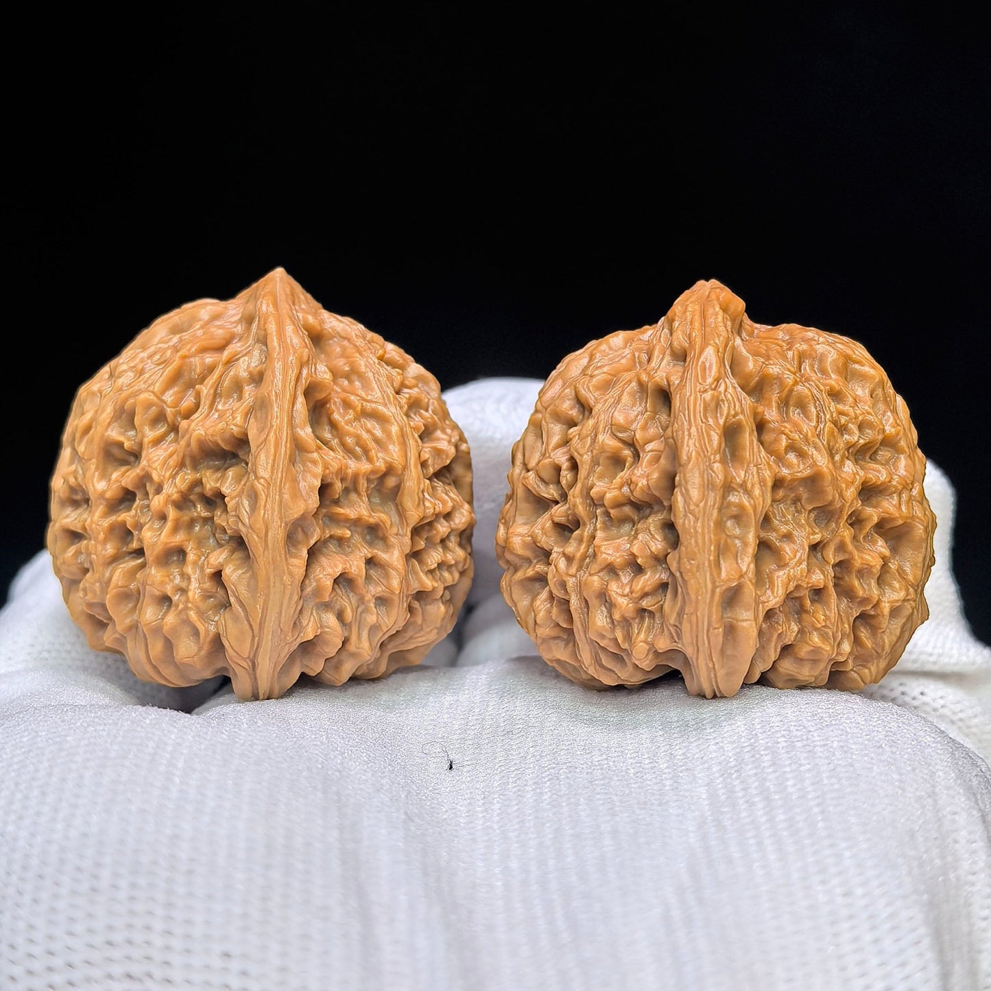 "Triangular Spherical Nanjiangshi" Sanjiao Qiuxing Nanjiangshi Low-Profile Wenwan Walnuts Pair | 39.0mm x 38.0mm | NJS-1510C - ThePatinaProject